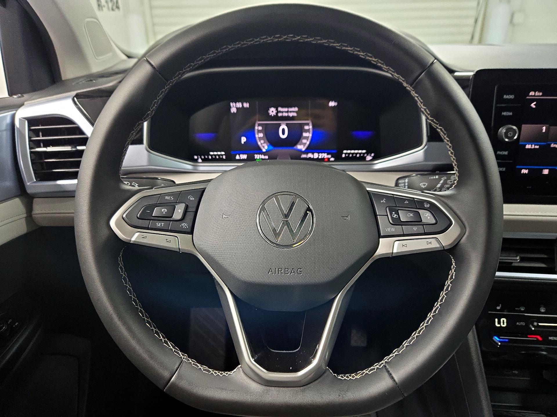 Thumbnail: 2025 Volkswagen Taos - 10