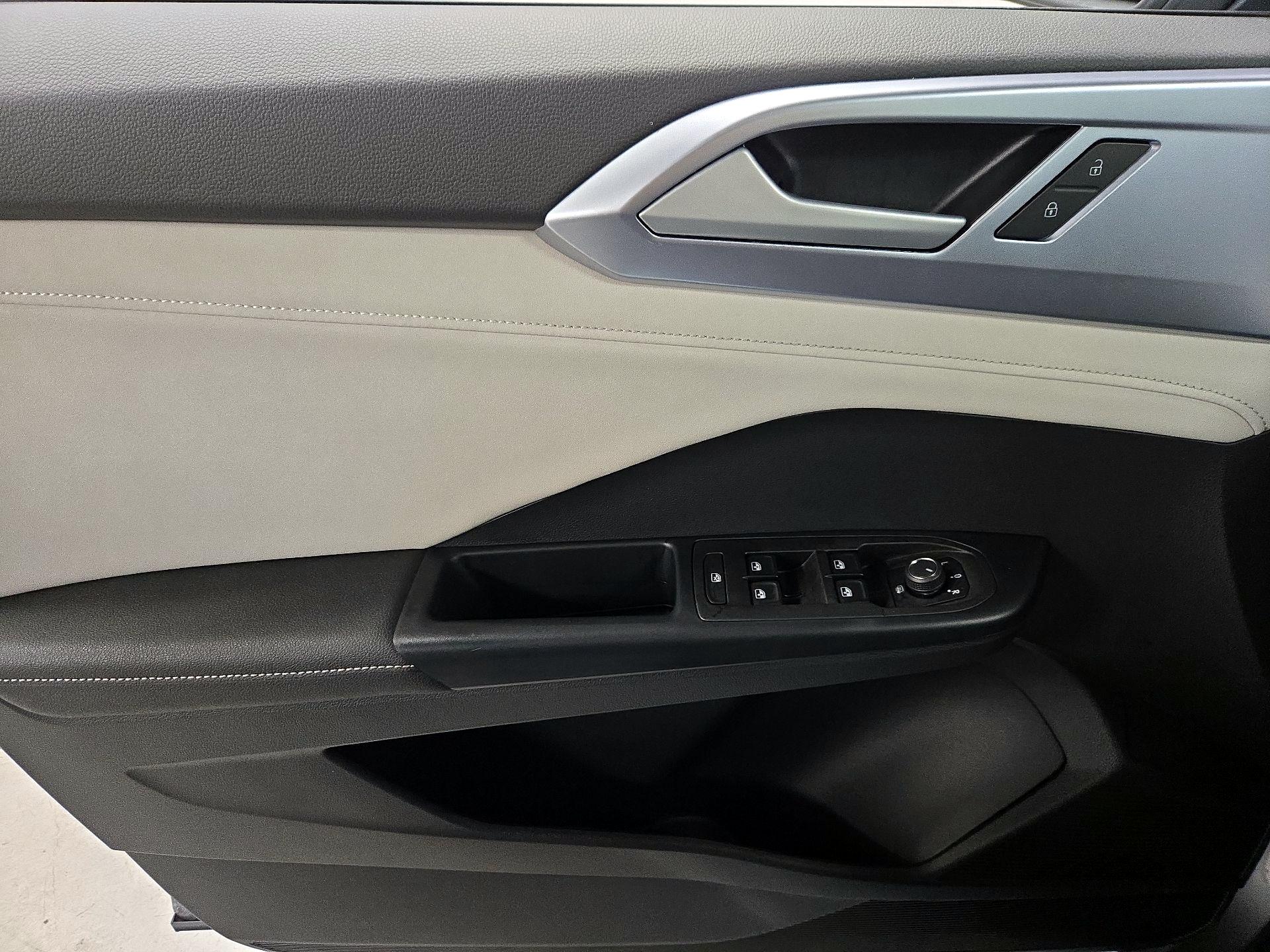 Thumbnail: 2025 Volkswagen Taos - 12