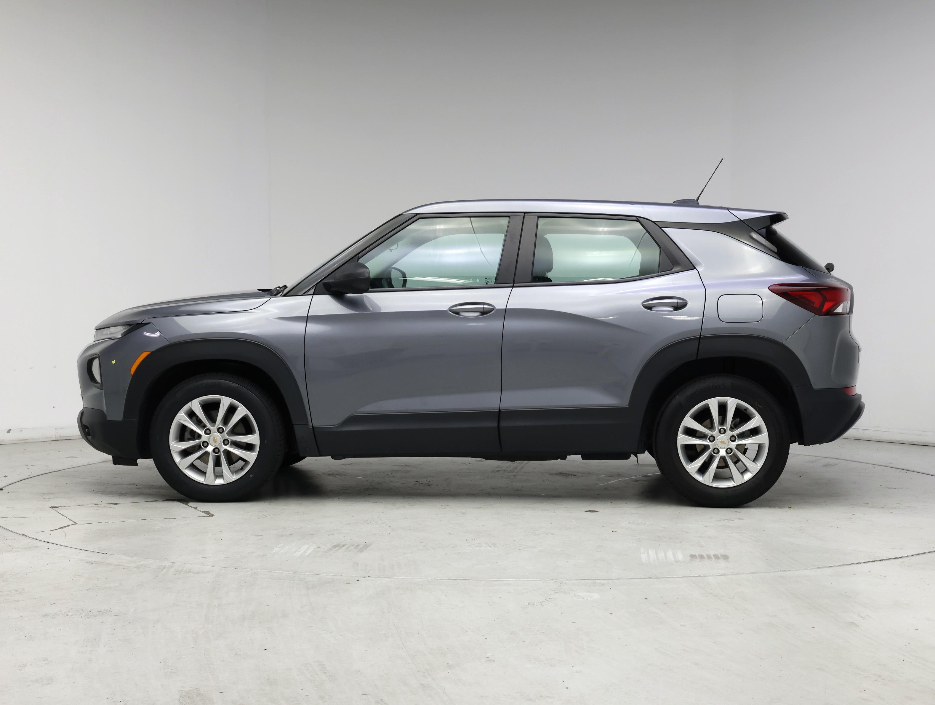 Thumbnail: 2021 Chevrolet TrailBlazer - 3