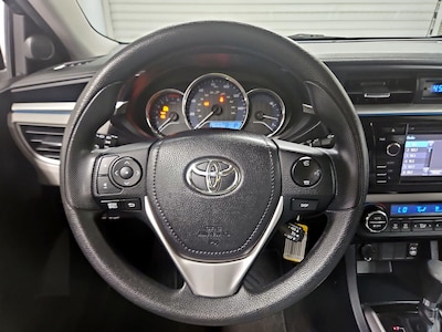 Steering Wheel & Instrument Cluster (On)