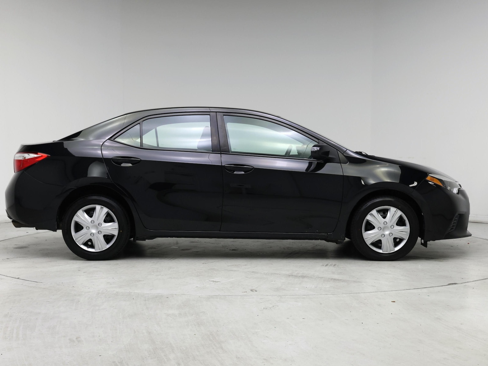 2016 Toyota Corolla LE - Photo 8