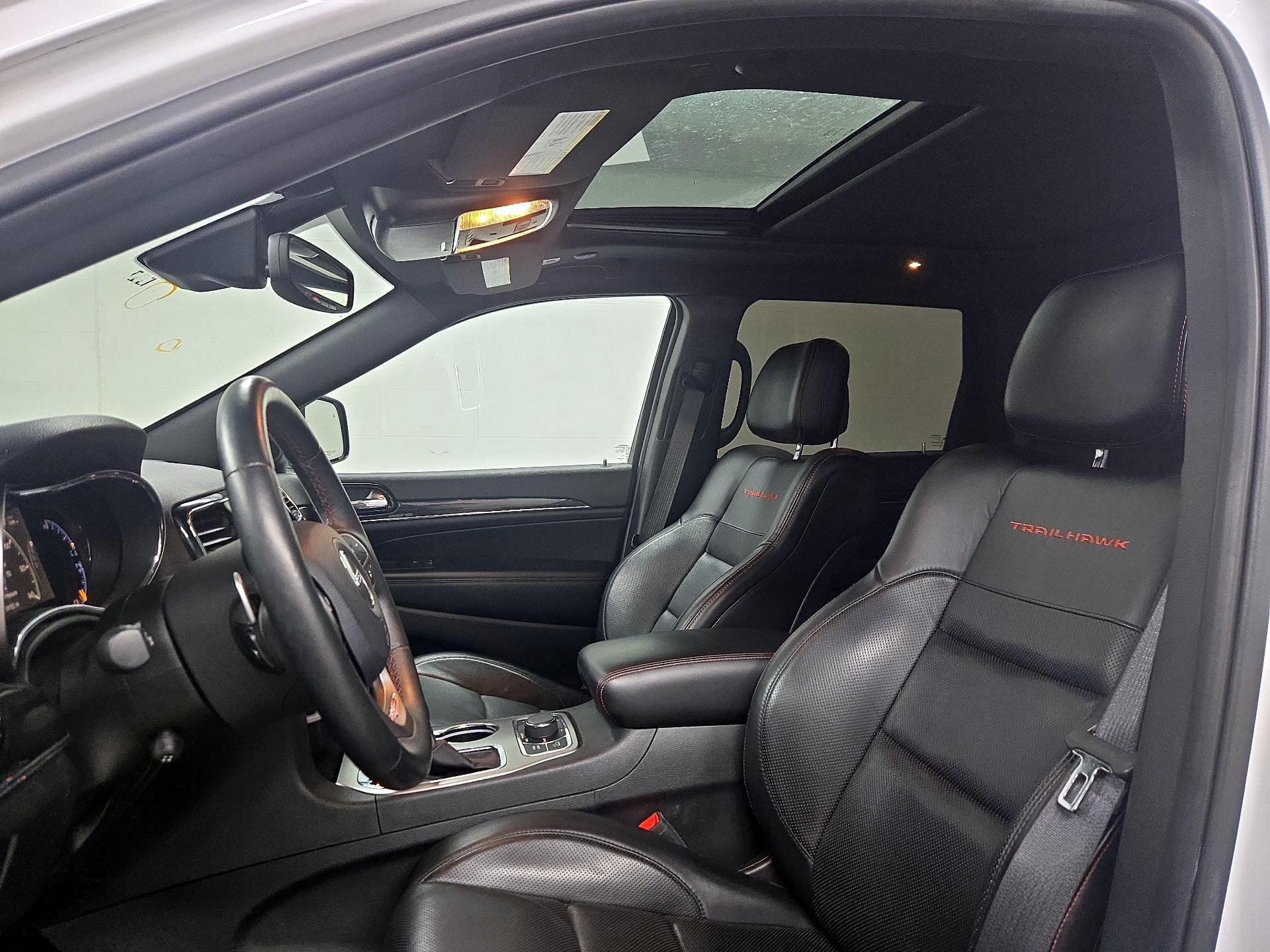 Thumbnail: 2019 Jeep Grand Cherokee - 20