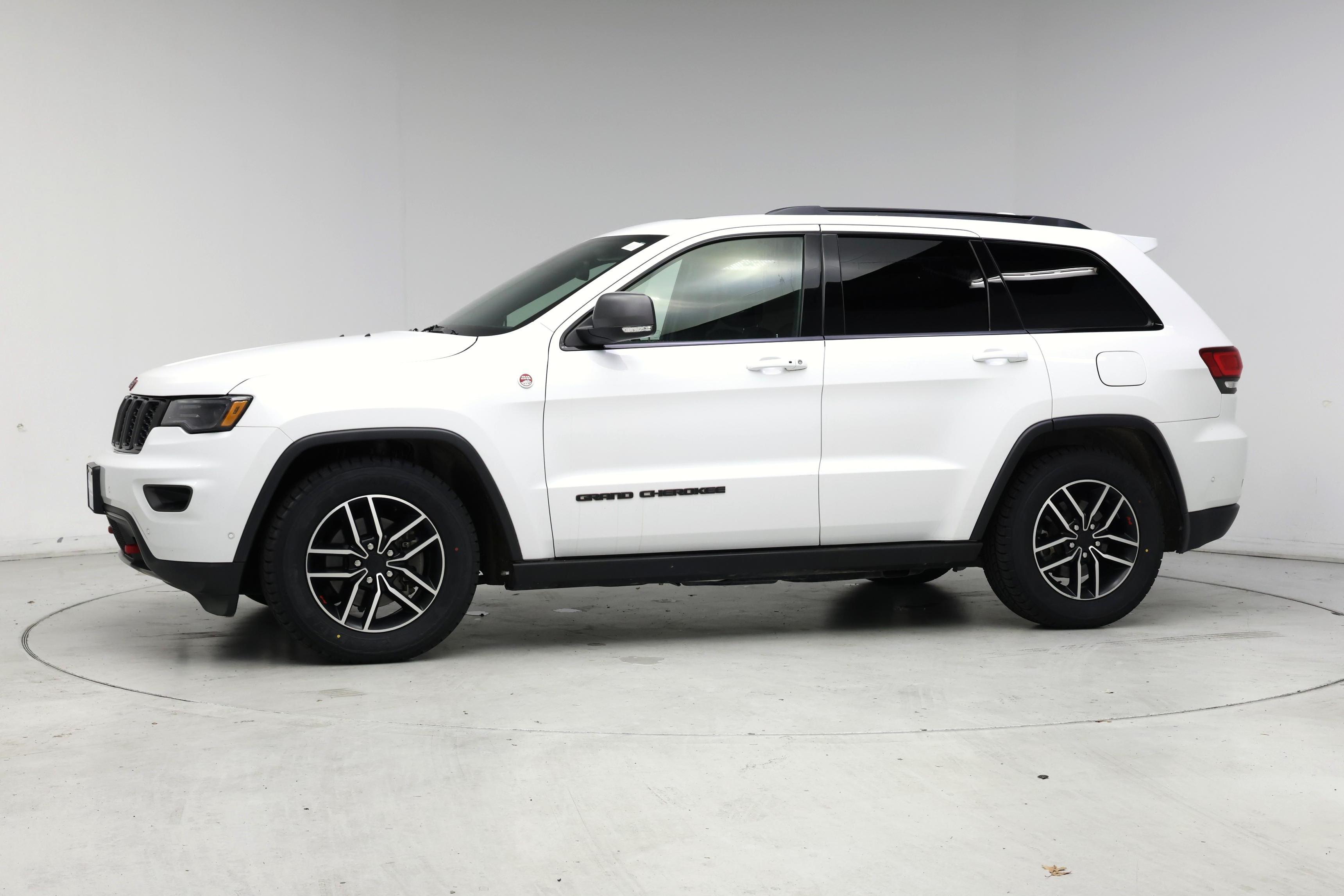 Thumbnail: 2019 Jeep Grand Cherokee - 3