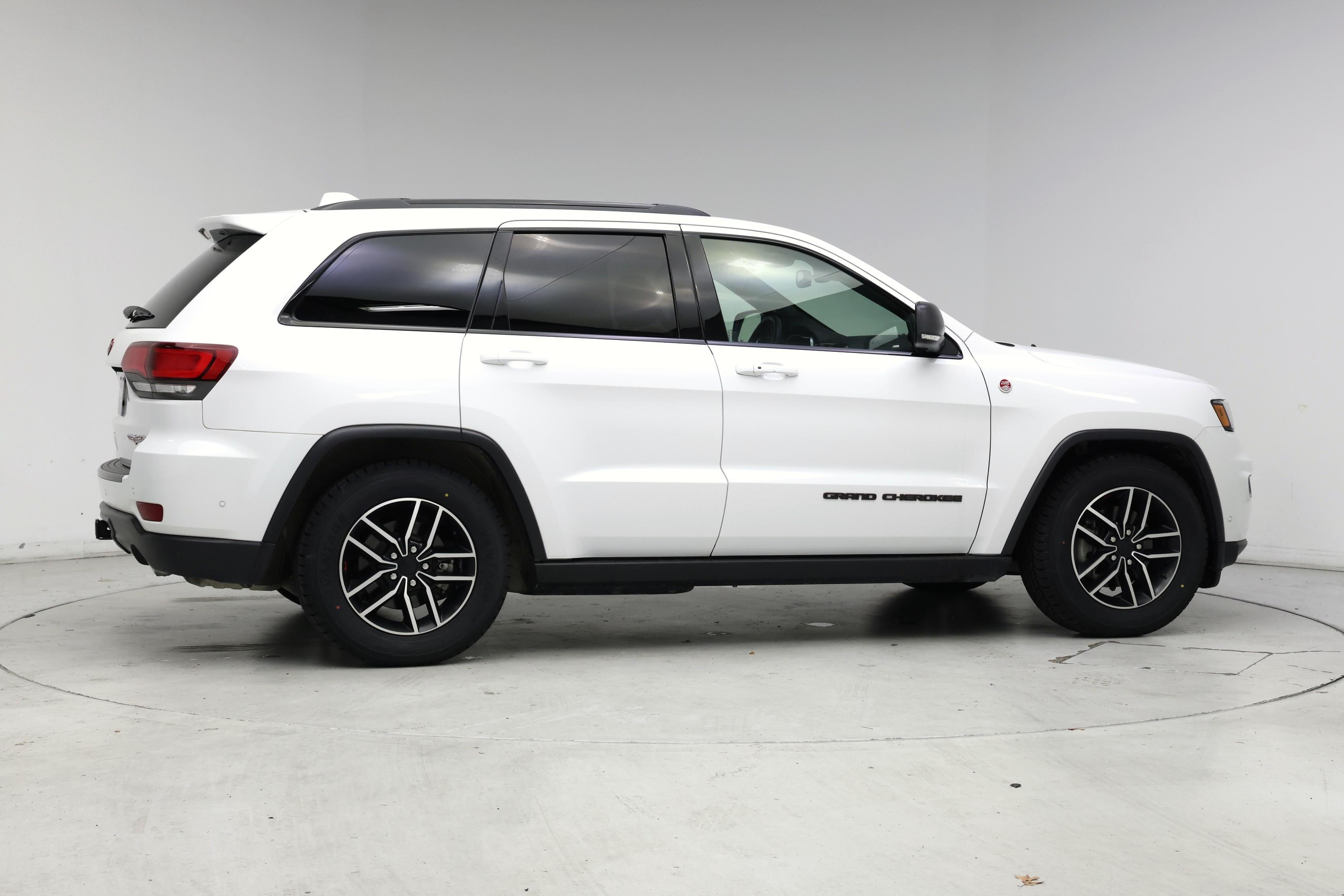 Thumbnail: 2019 Jeep Grand Cherokee - 7