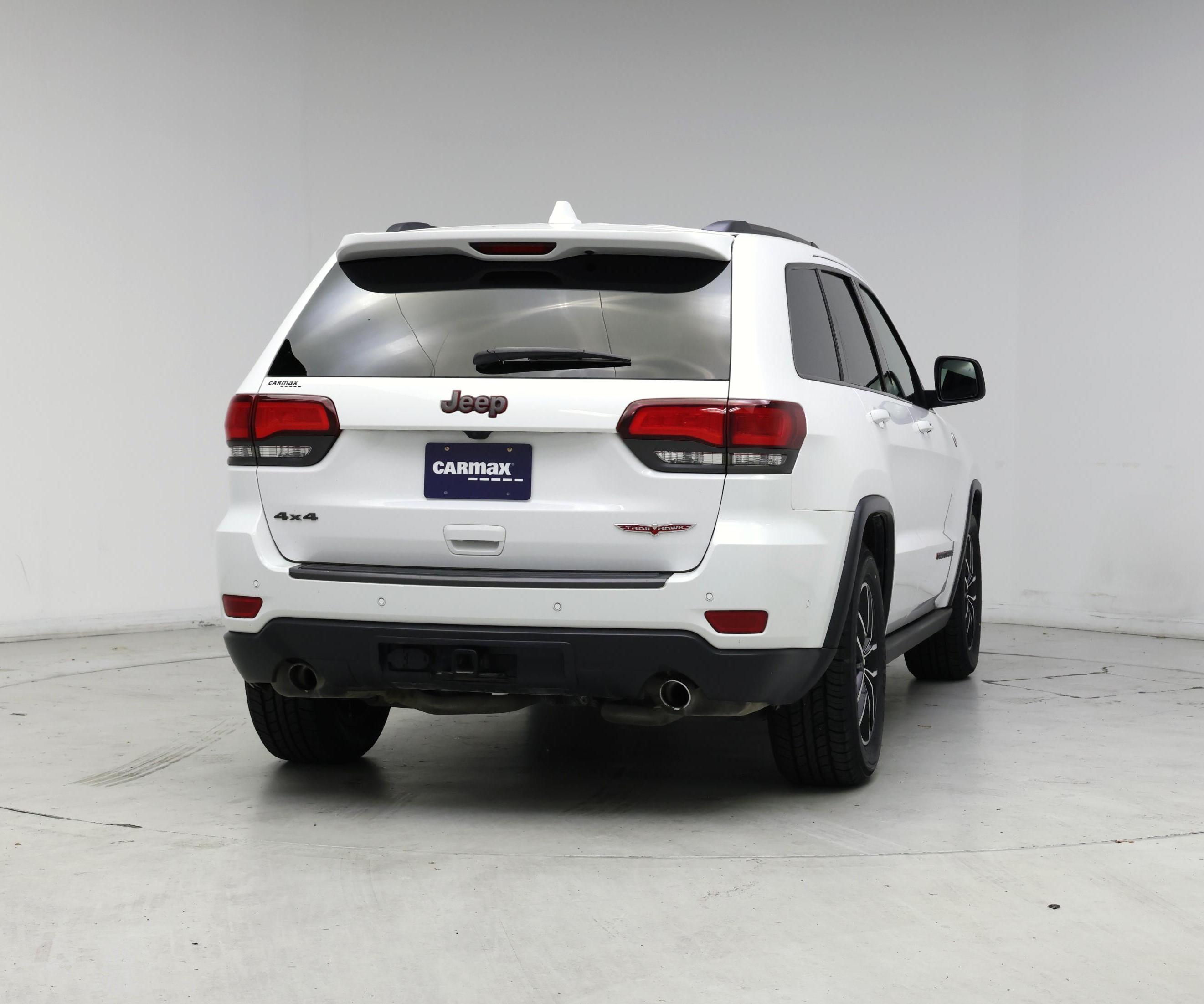 Thumbnail: 2019 Jeep Grand Cherokee - 8