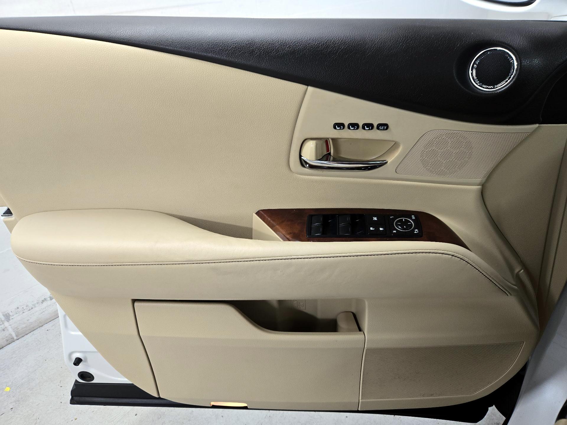Thumbnail: 2015 Lexus RX - 12