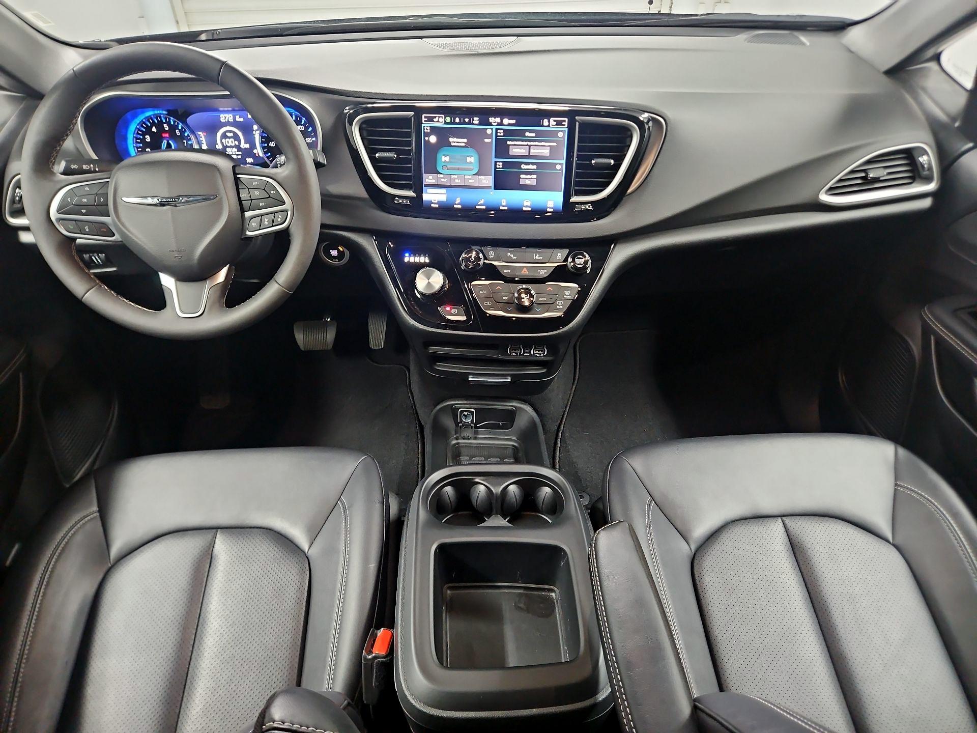 Thumbnail: 2025 Chrysler Pacifica - 9