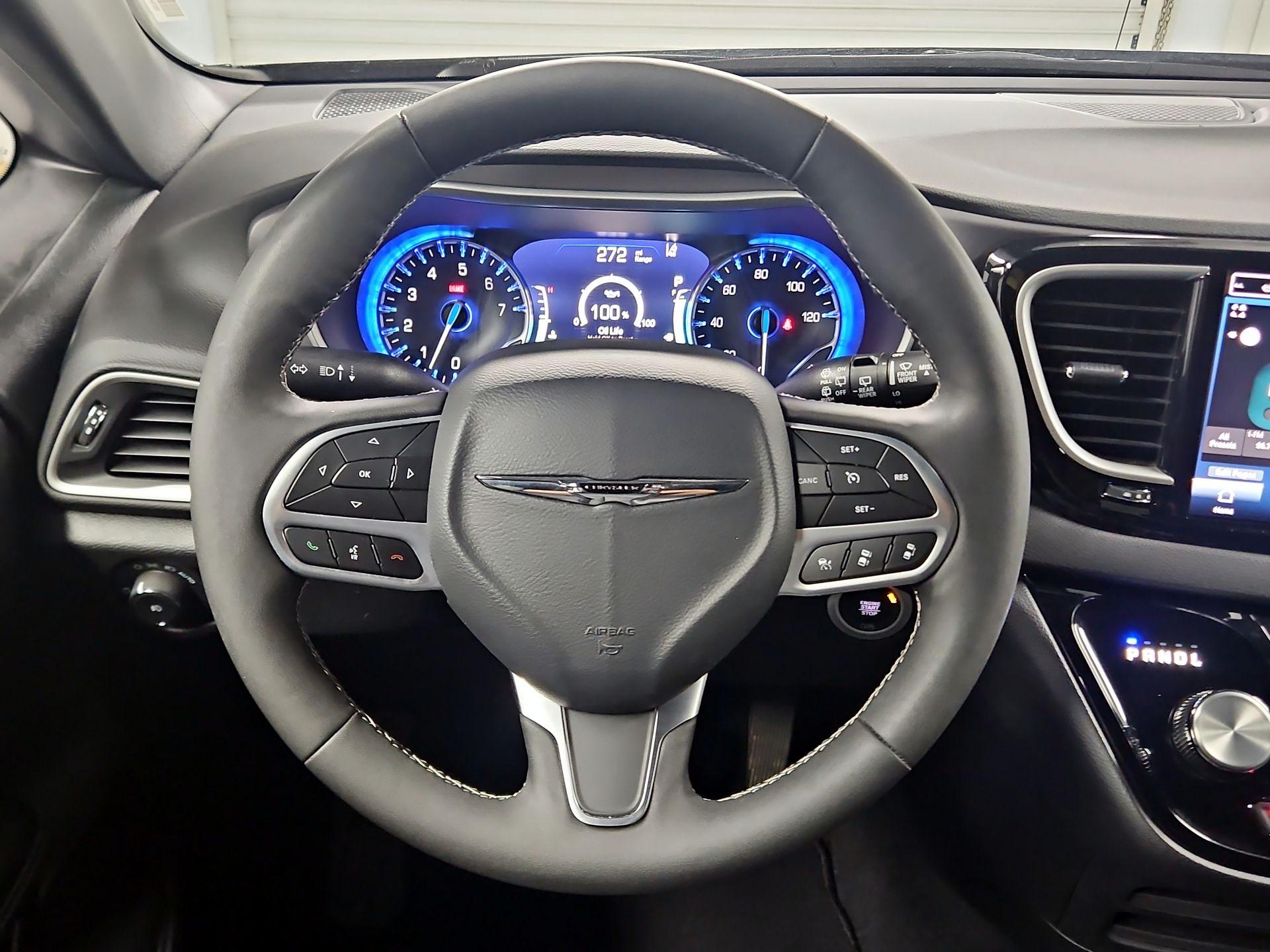 Thumbnail: 2025 Chrysler Pacifica - 10