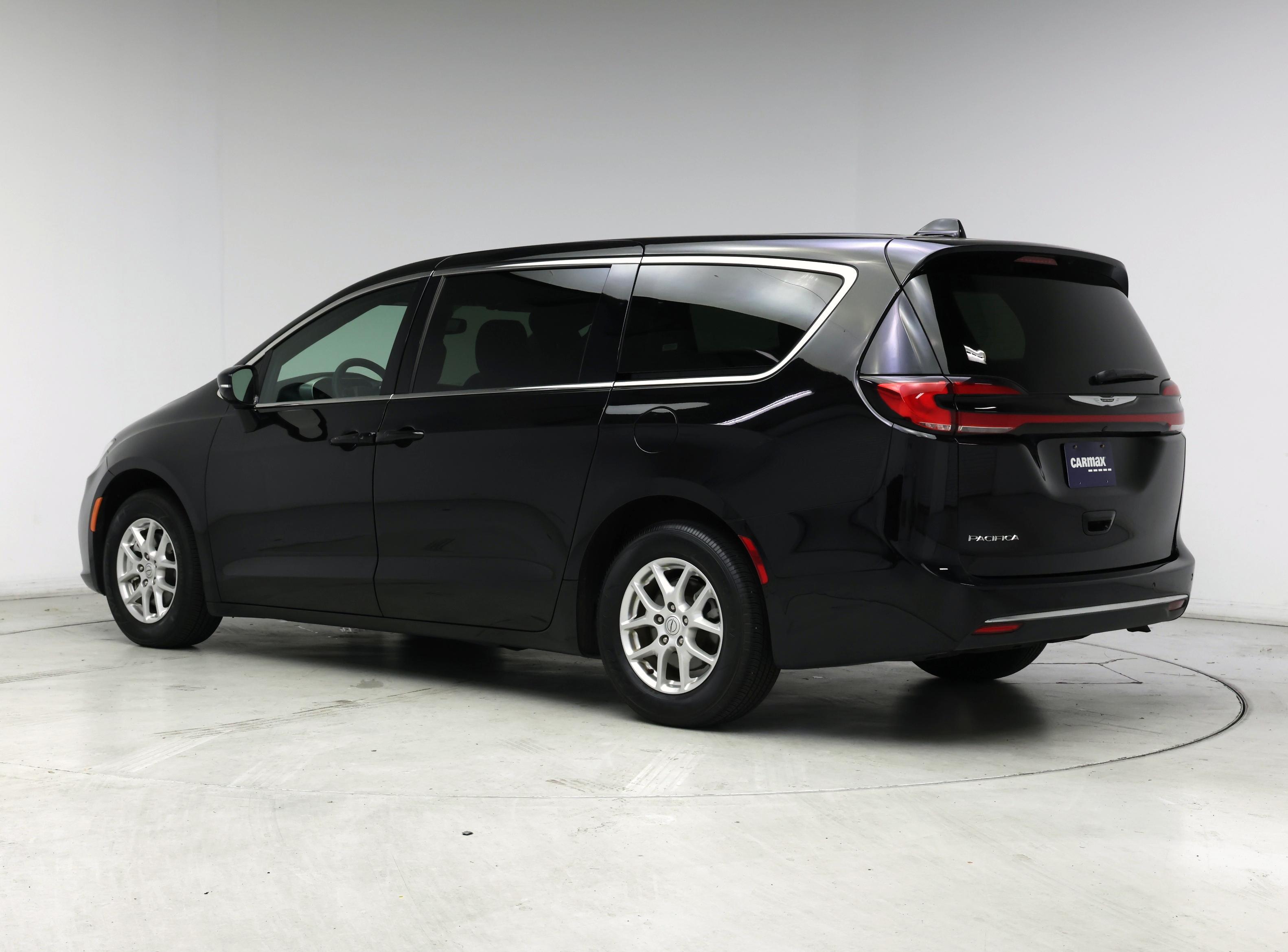 Thumbnail: 2025 Chrysler Pacifica - 2