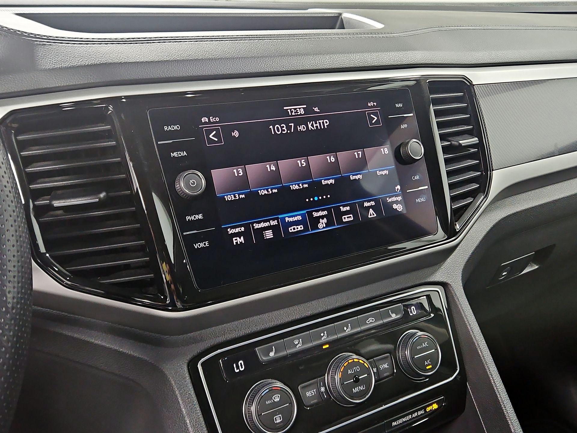 Thumbnail: 2021 Volkswagen Atlas - 16