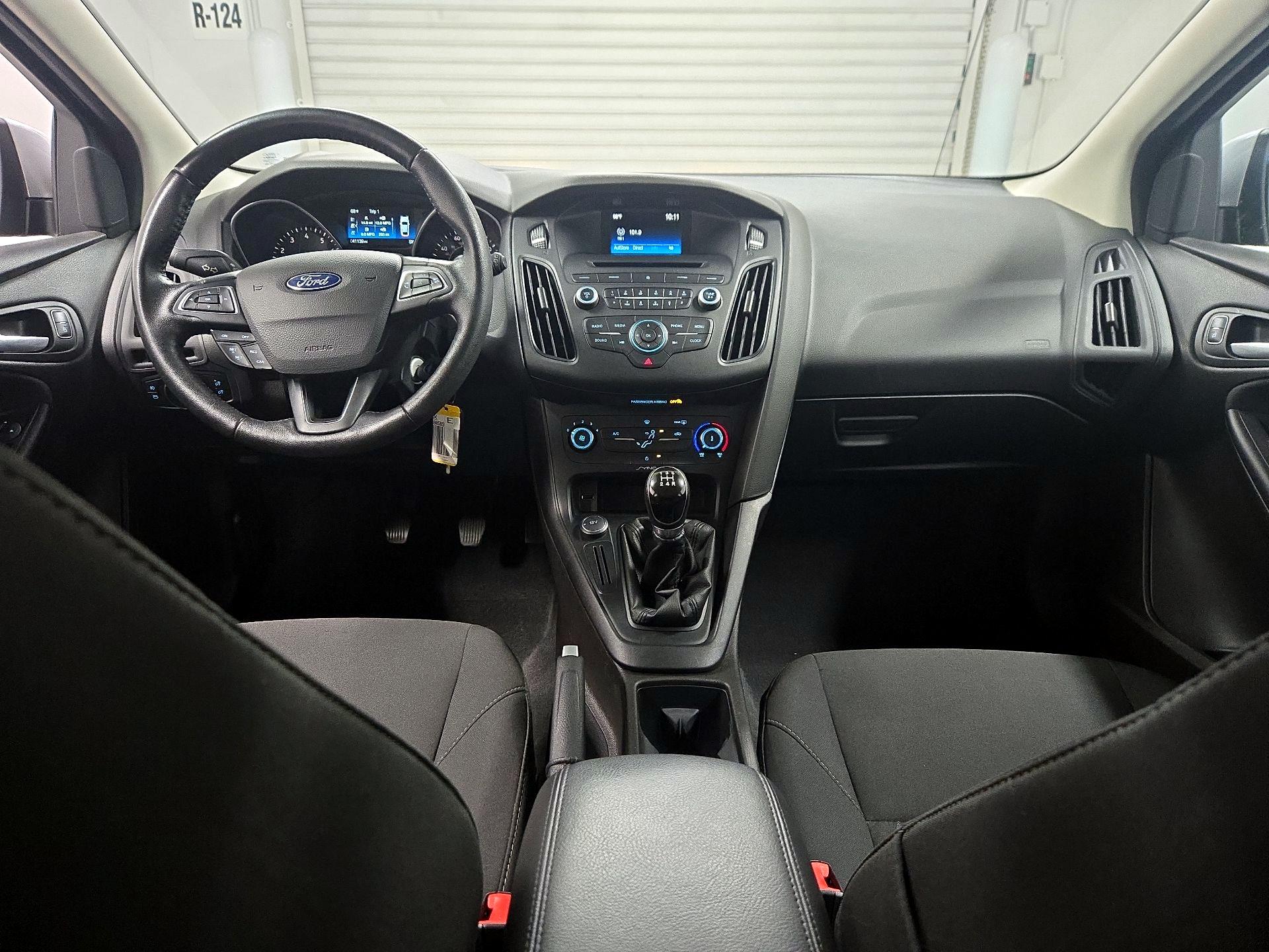 Thumbnail: 2016 Ford Focus - 9