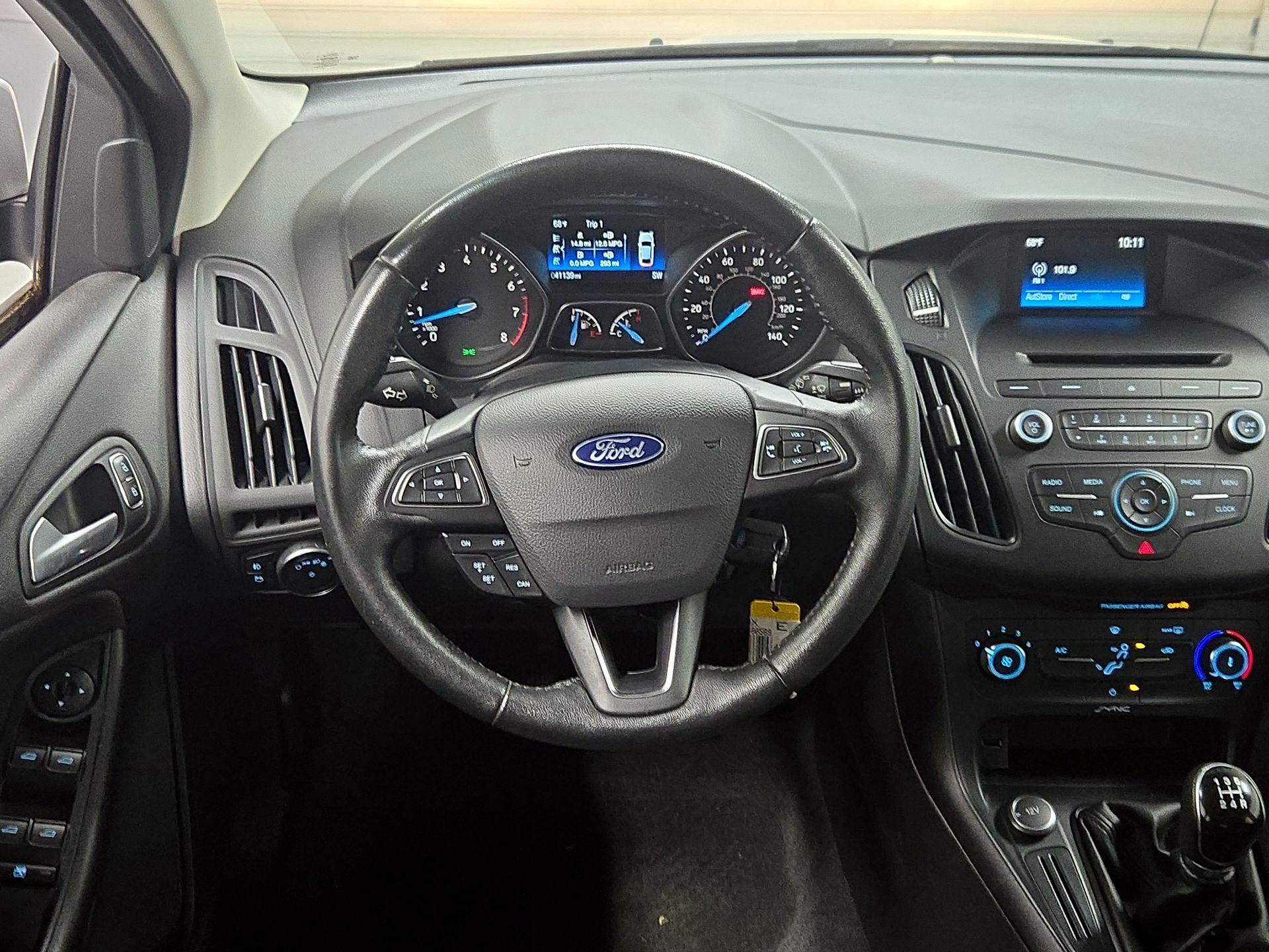 Thumbnail: 2016 Ford Focus - 10