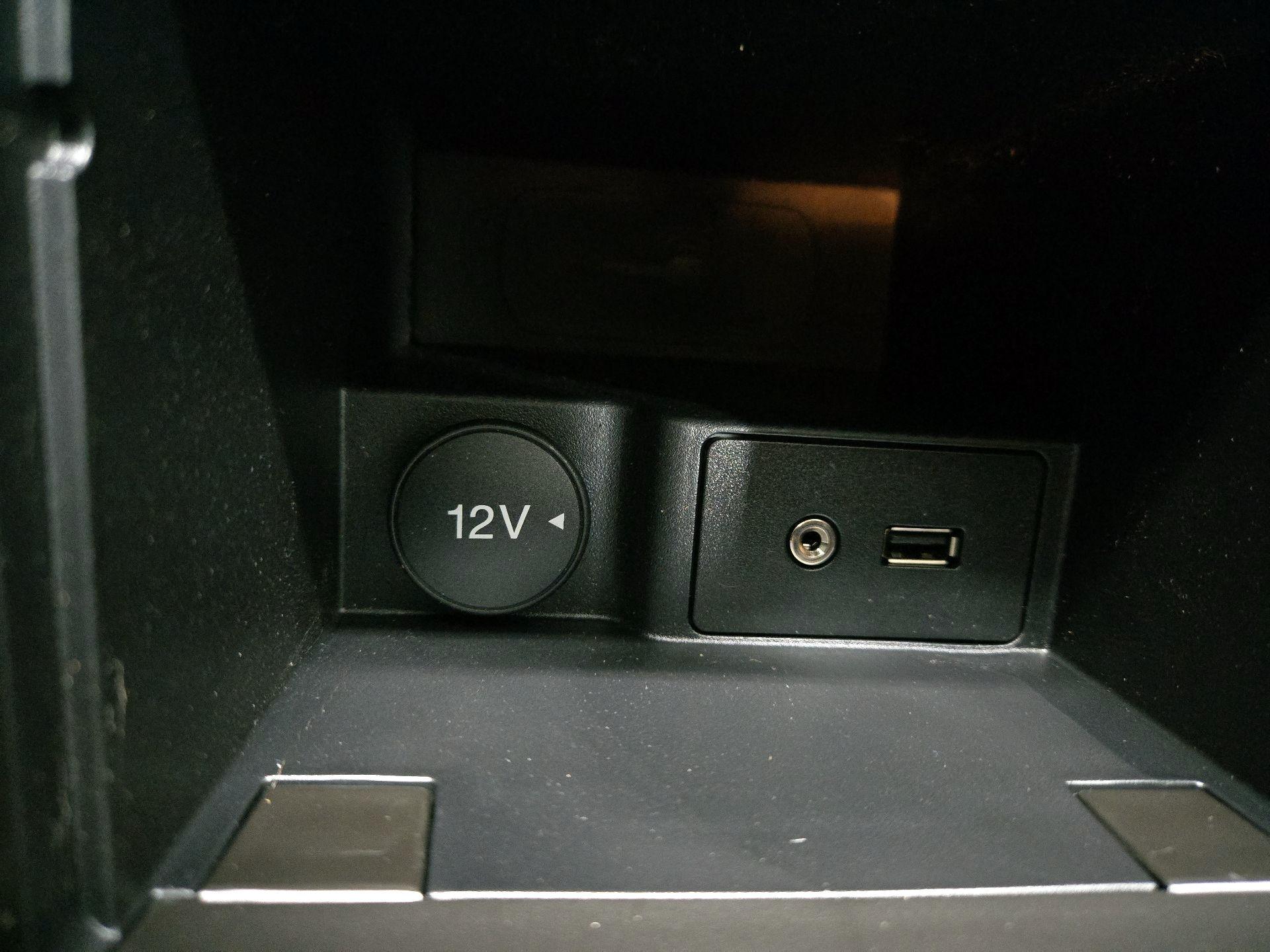 Thumbnail: 2016 Ford Focus - 18