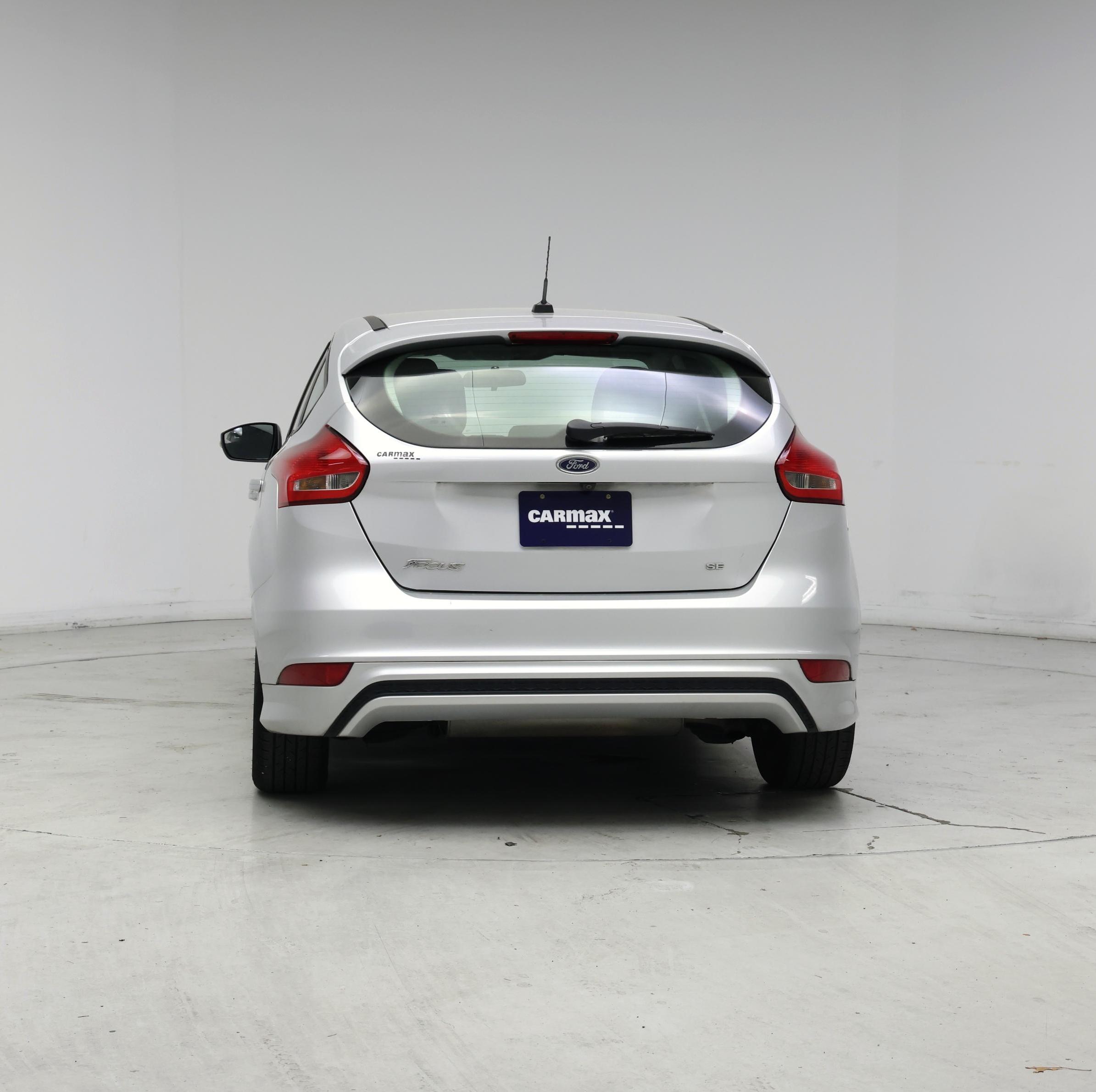 Thumbnail: 2016 Ford Focus - 6