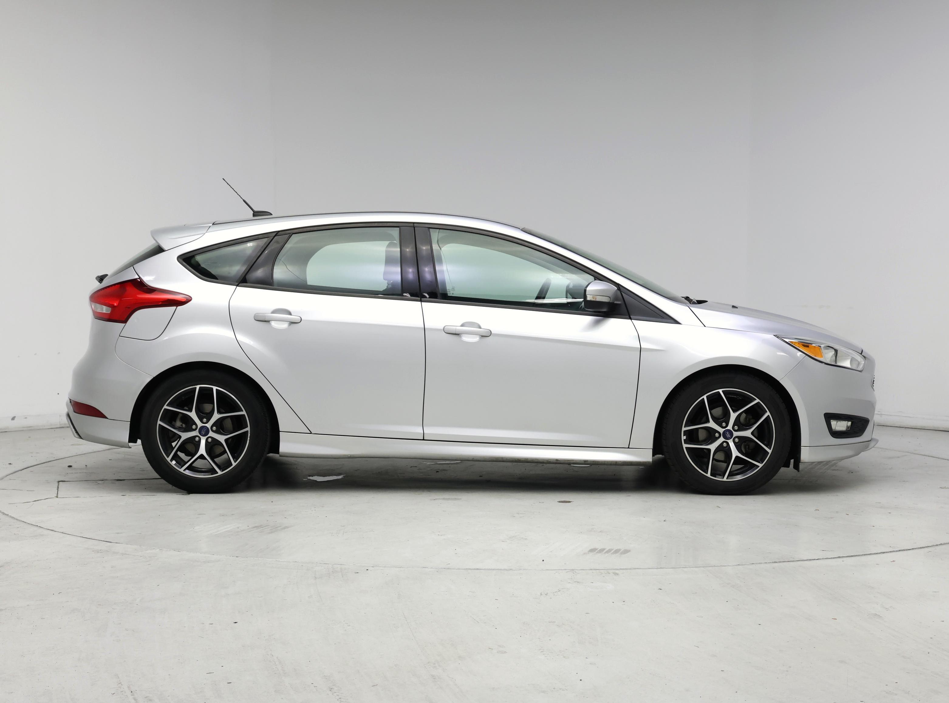 Thumbnail: 2016 Ford Focus - 7