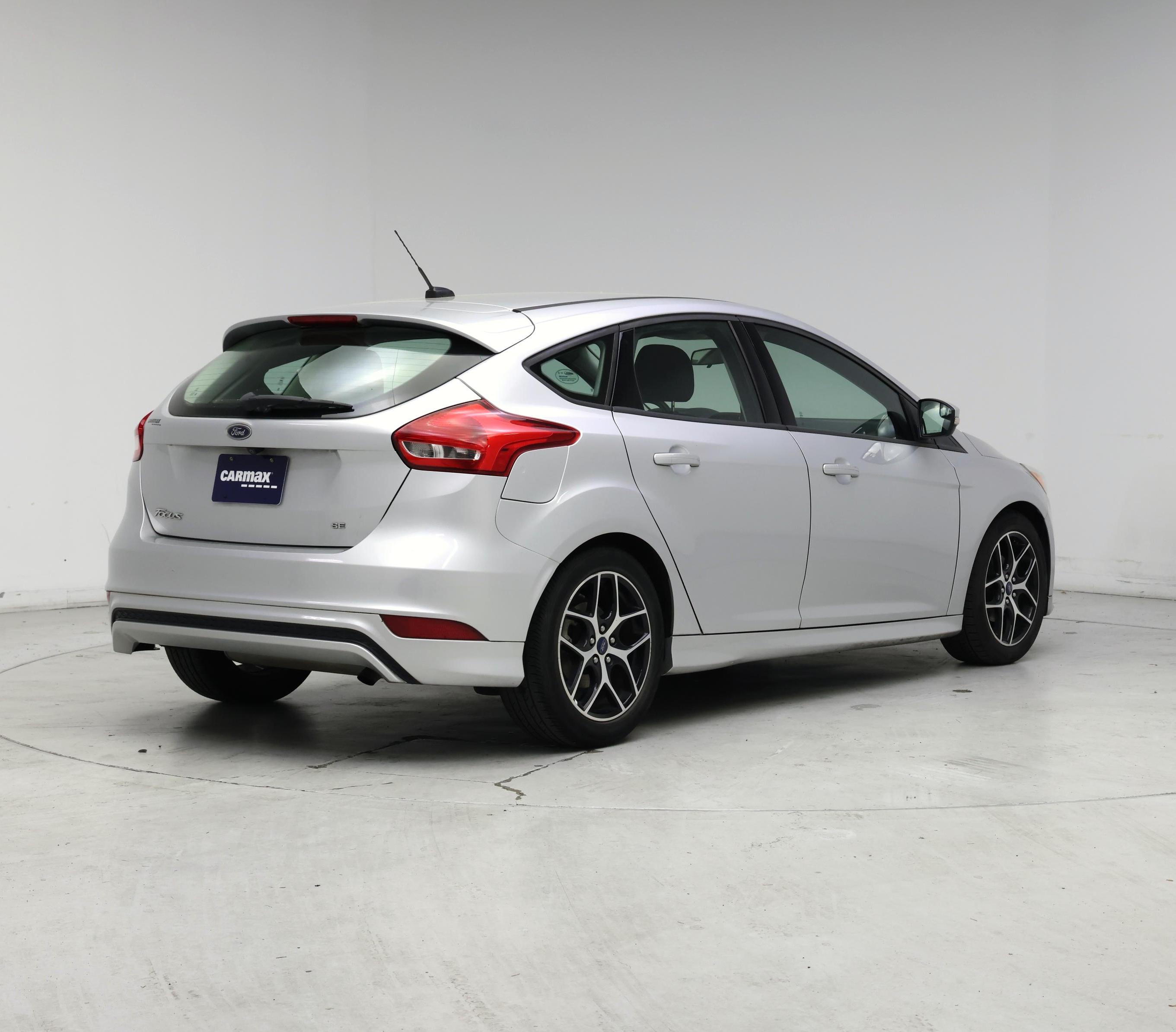 Thumbnail: 2016 Ford Focus - 8
