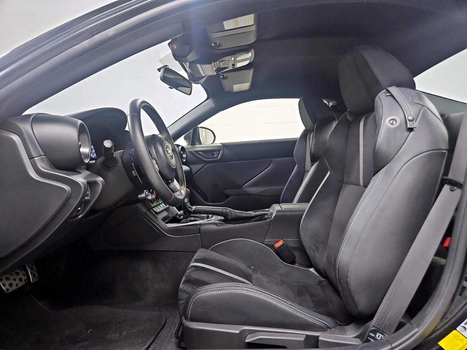 2024 Toyota GR86 Premium - Photo 12