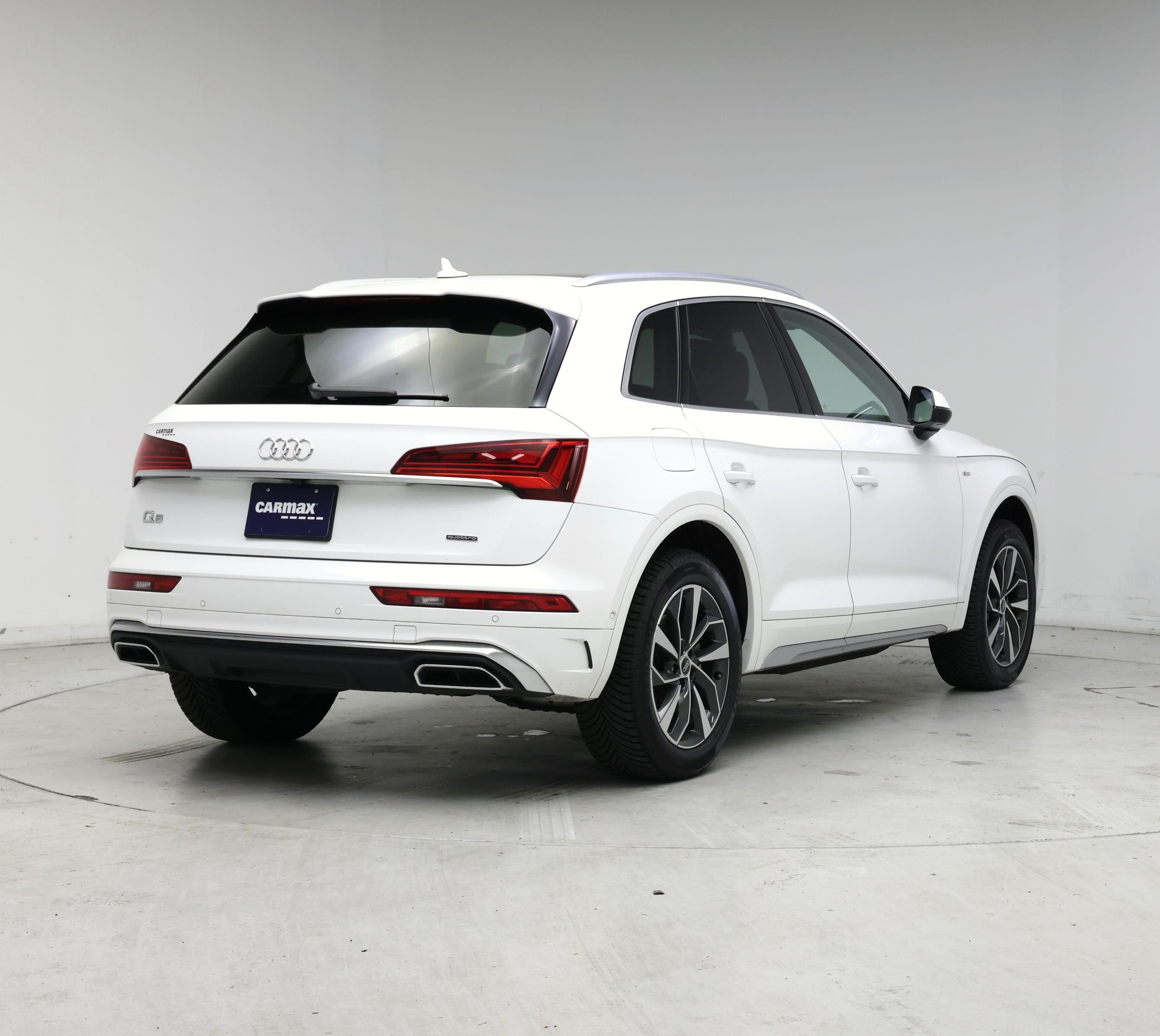 Thumbnail: 2023 Audi Q5 - 8