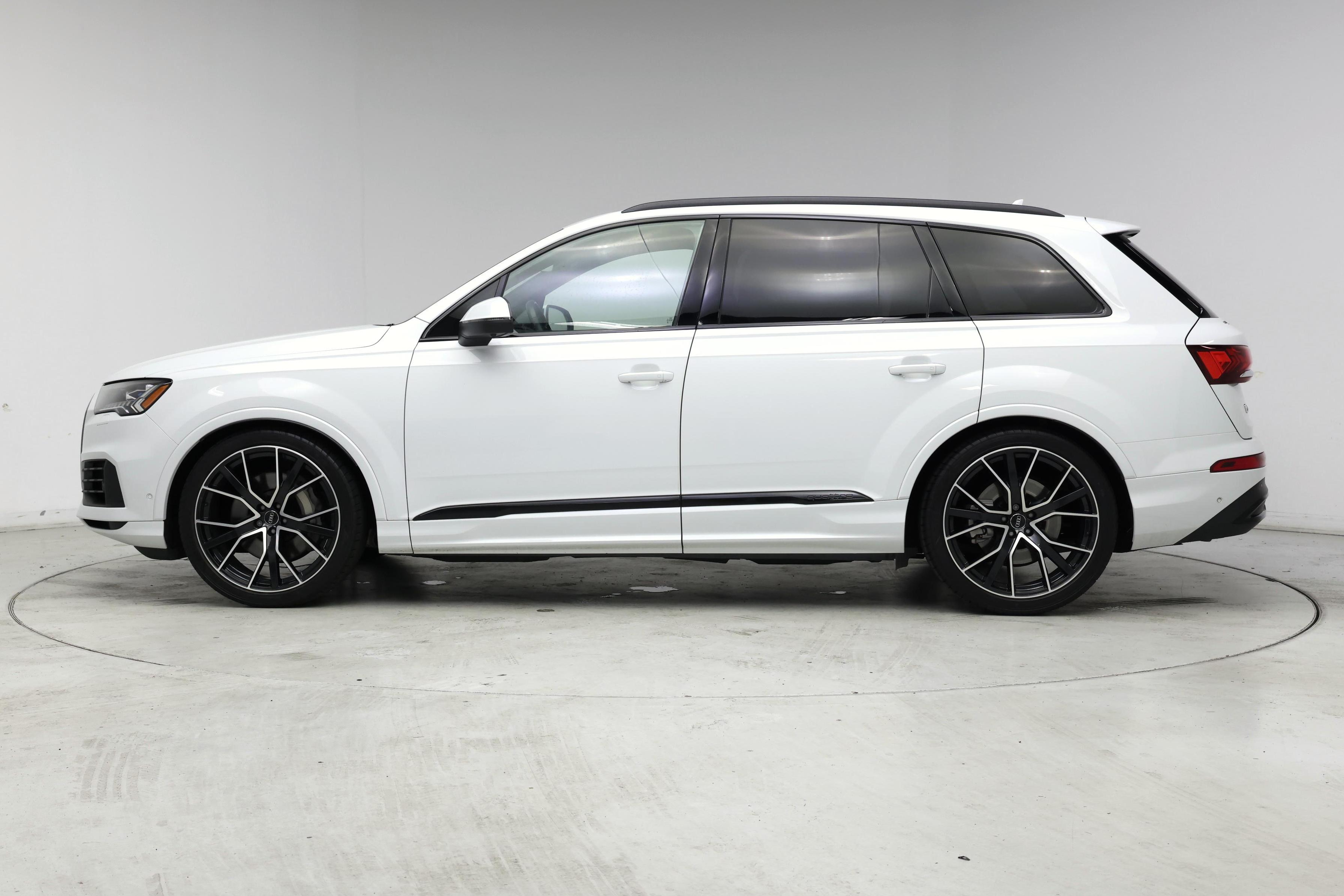 Thumbnail: 2020 Audi Q7 - 3
