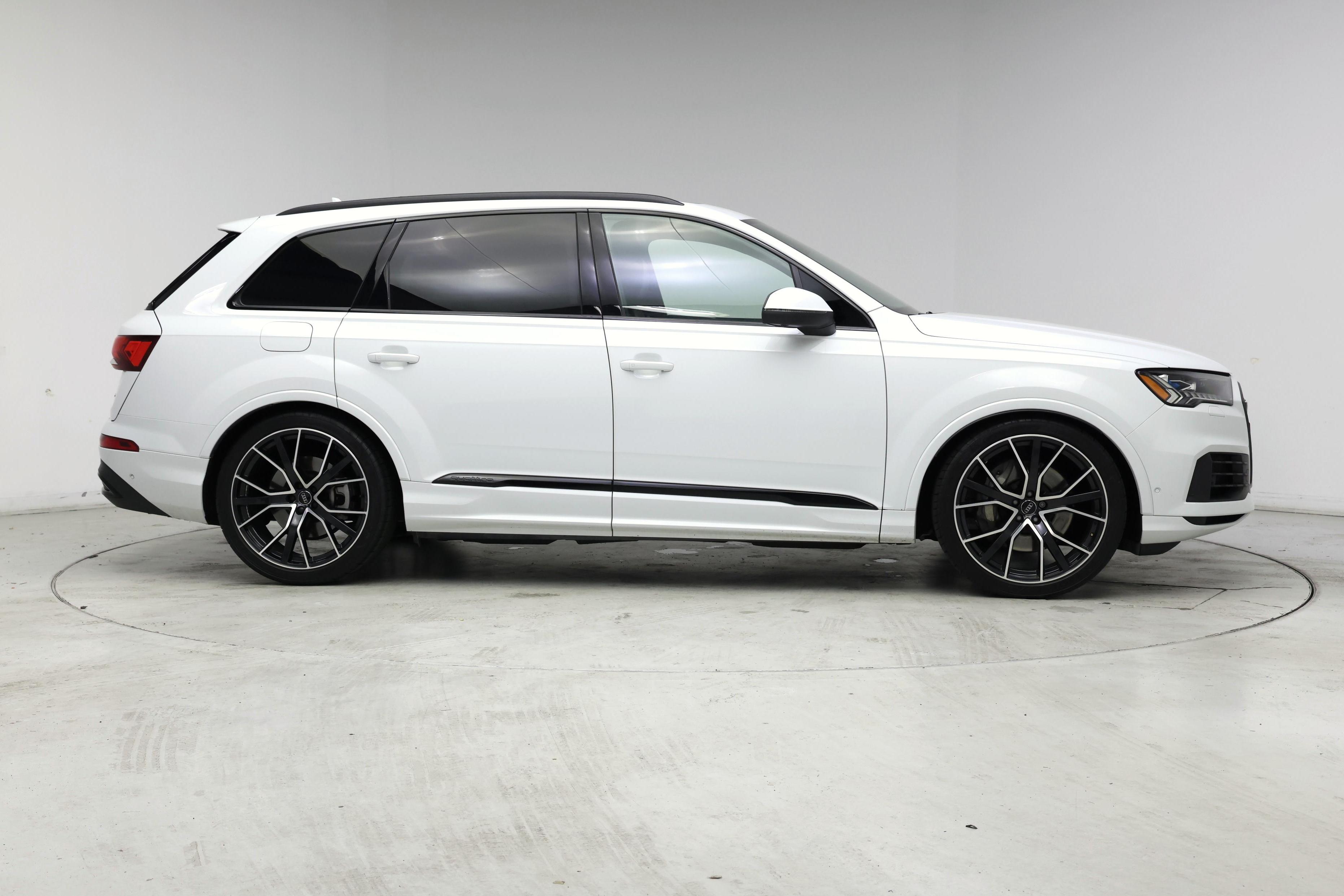 Thumbnail: 2020 Audi Q7 - 7