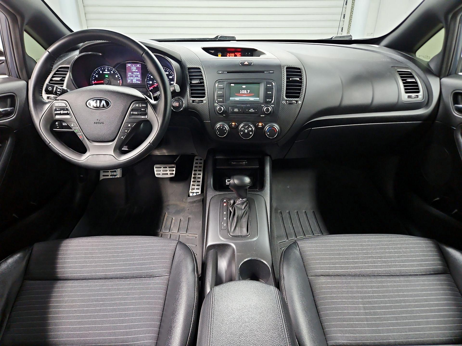 Thumbnail: 2016 Kia Forte - 9