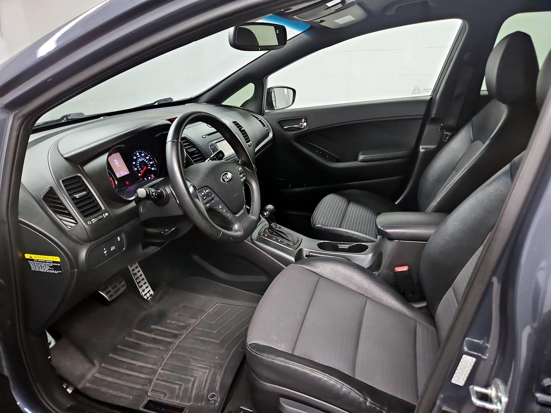 Thumbnail: 2016 Kia Forte - 11