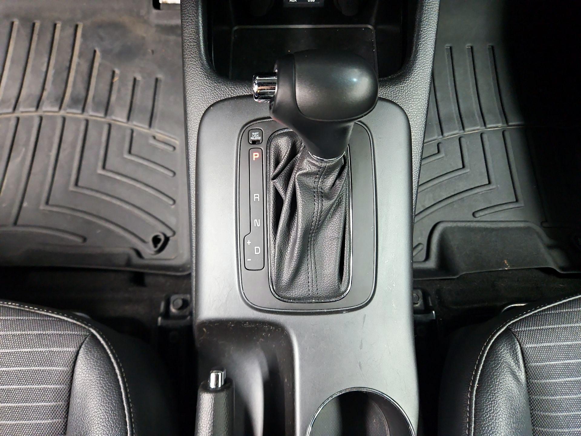 Thumbnail: 2016 Kia Forte - 17