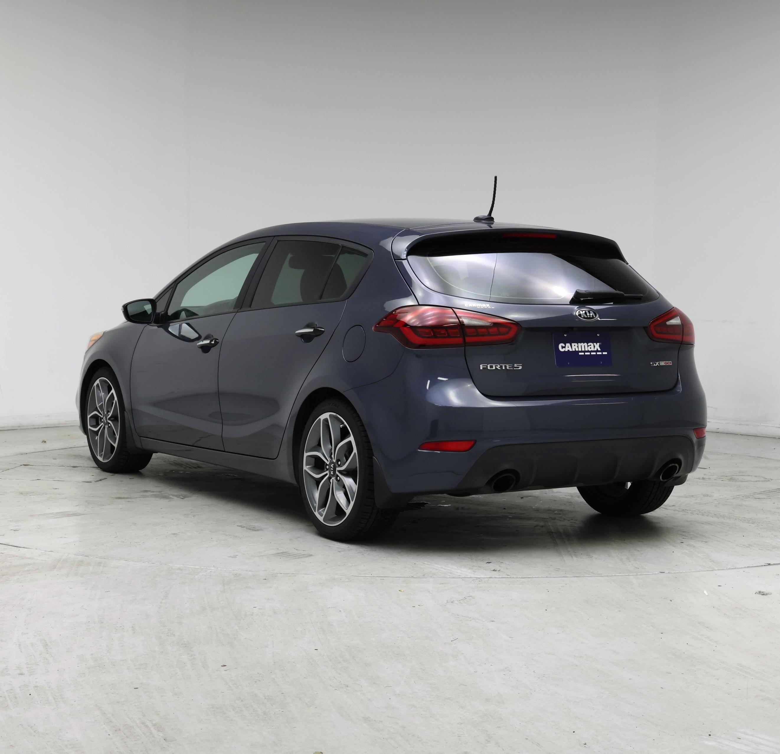 Thumbnail: 2016 Kia Forte - 2