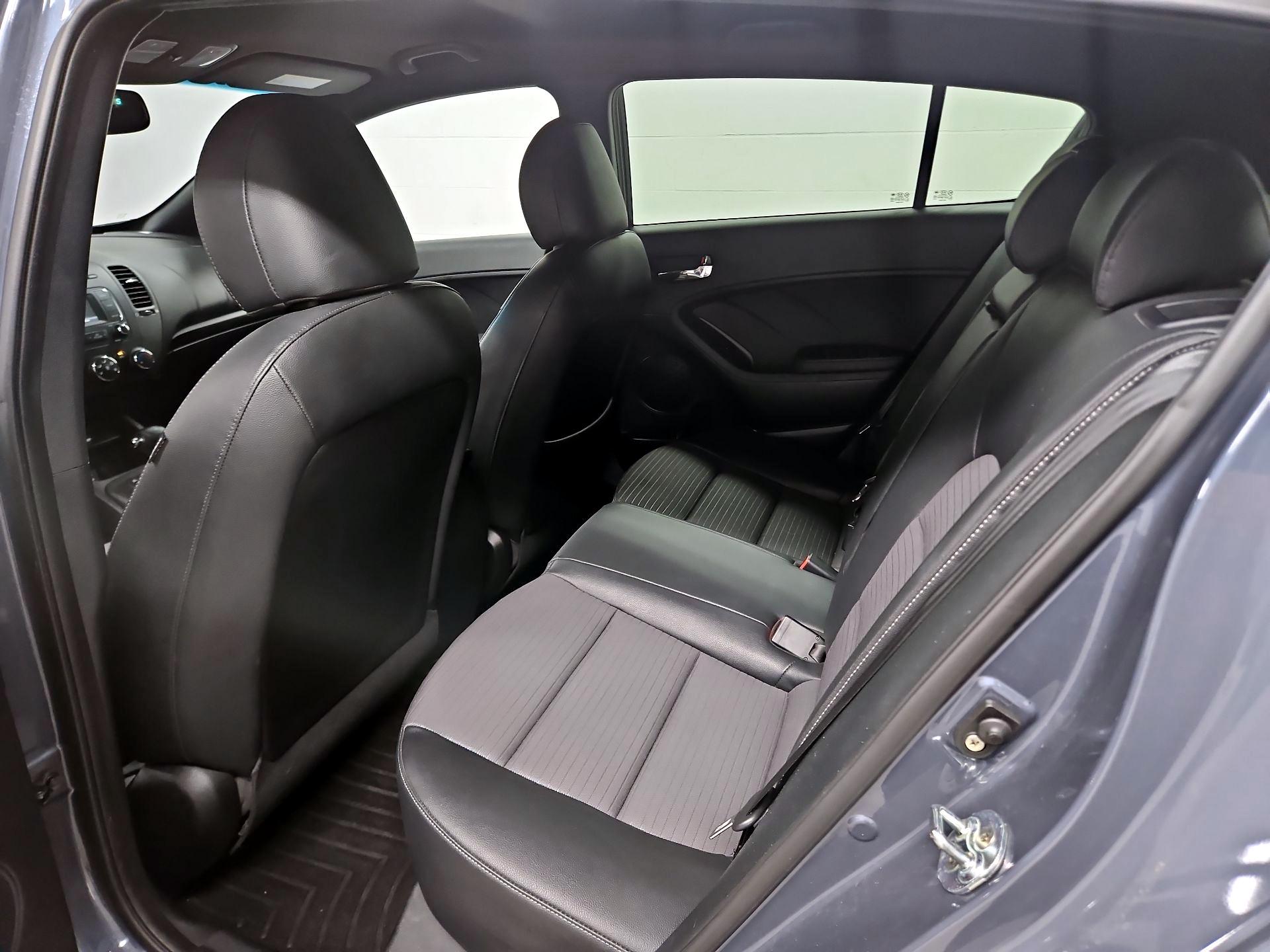 Thumbnail: 2016 Kia Forte - 19
