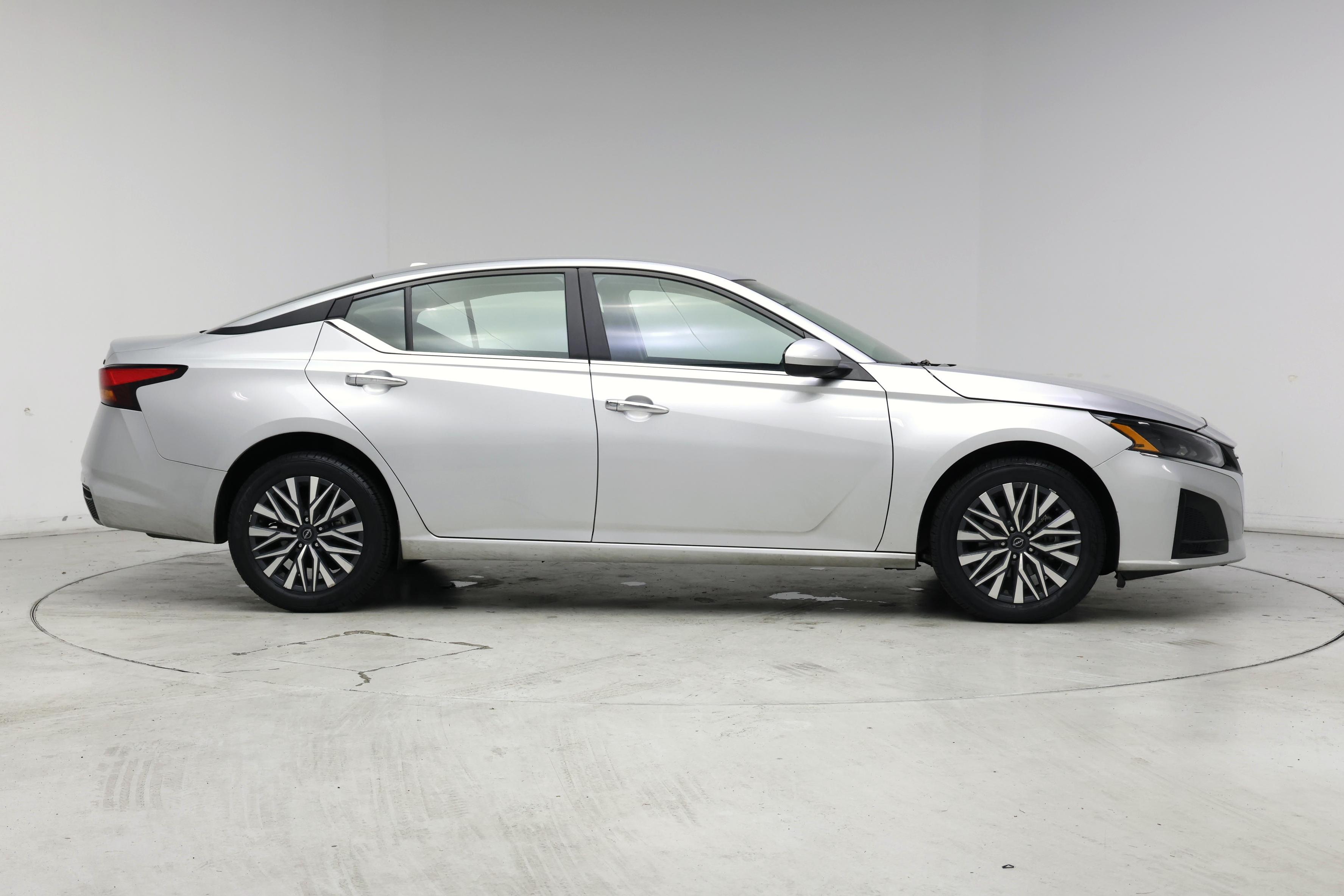 Thumbnail: 2023 Nissan Altima - 7