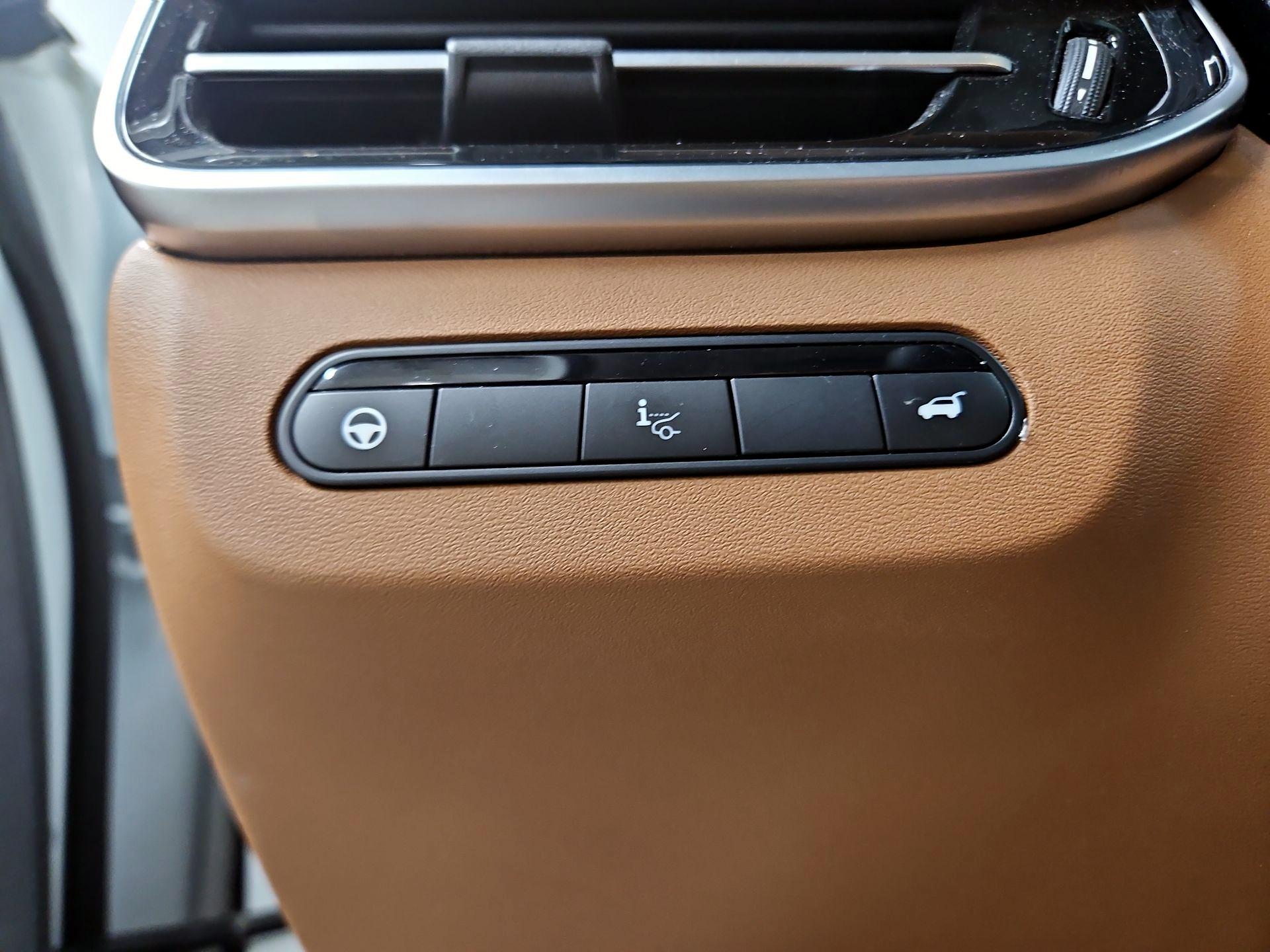 Thumbnail: 2023 INFINITI QX60 - 13