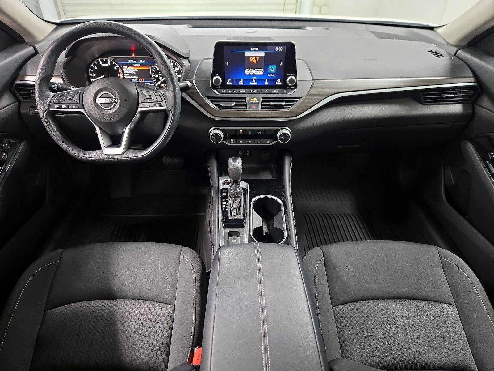 2023 Nissan Altima SV - Photo 10