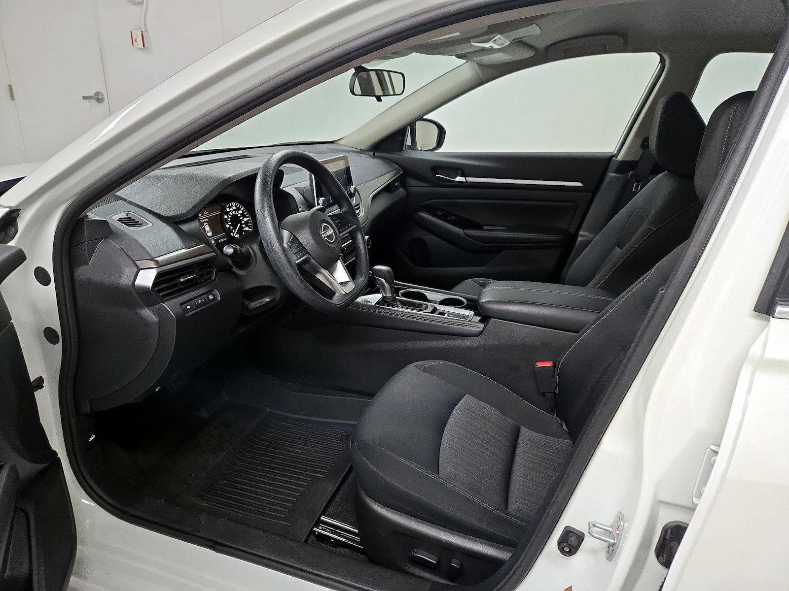 2023 Nissan Altima SV - Photo 12