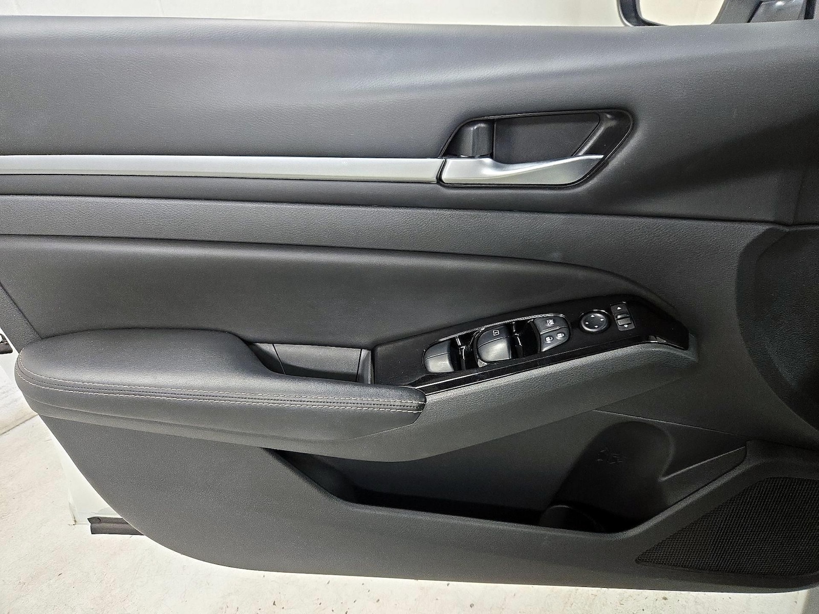 2023 Nissan Altima SV - Photo 13