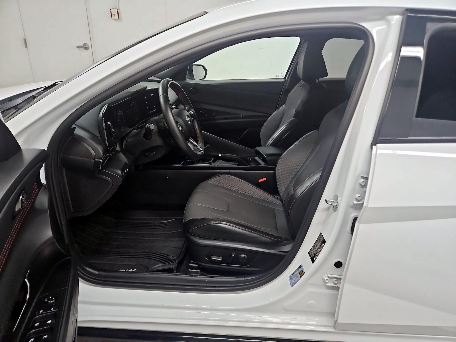 2023 Hyundai Elantra N Line - Photo 12