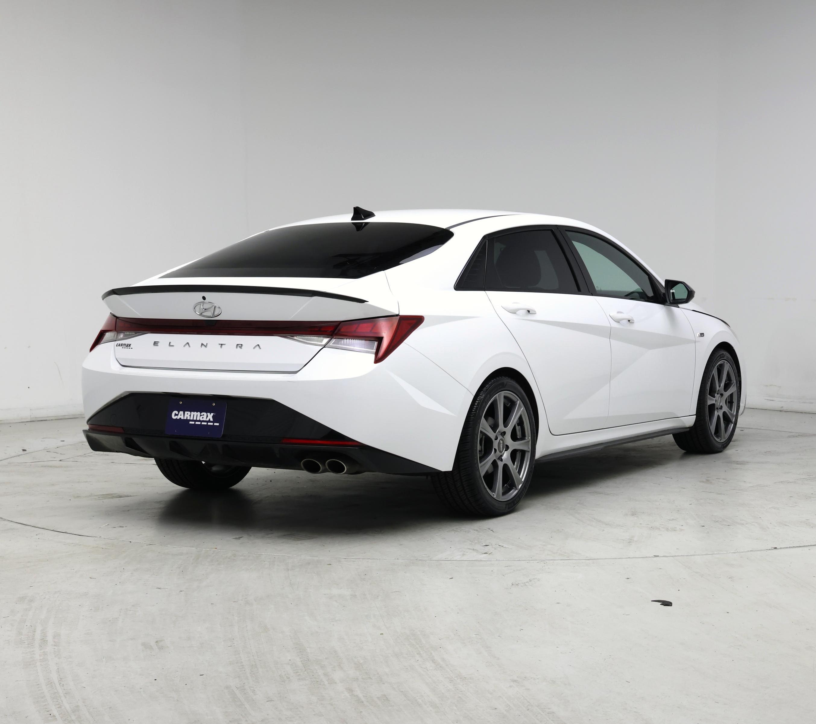 Thumbnail: 2023 Hyundai Elantra - 8