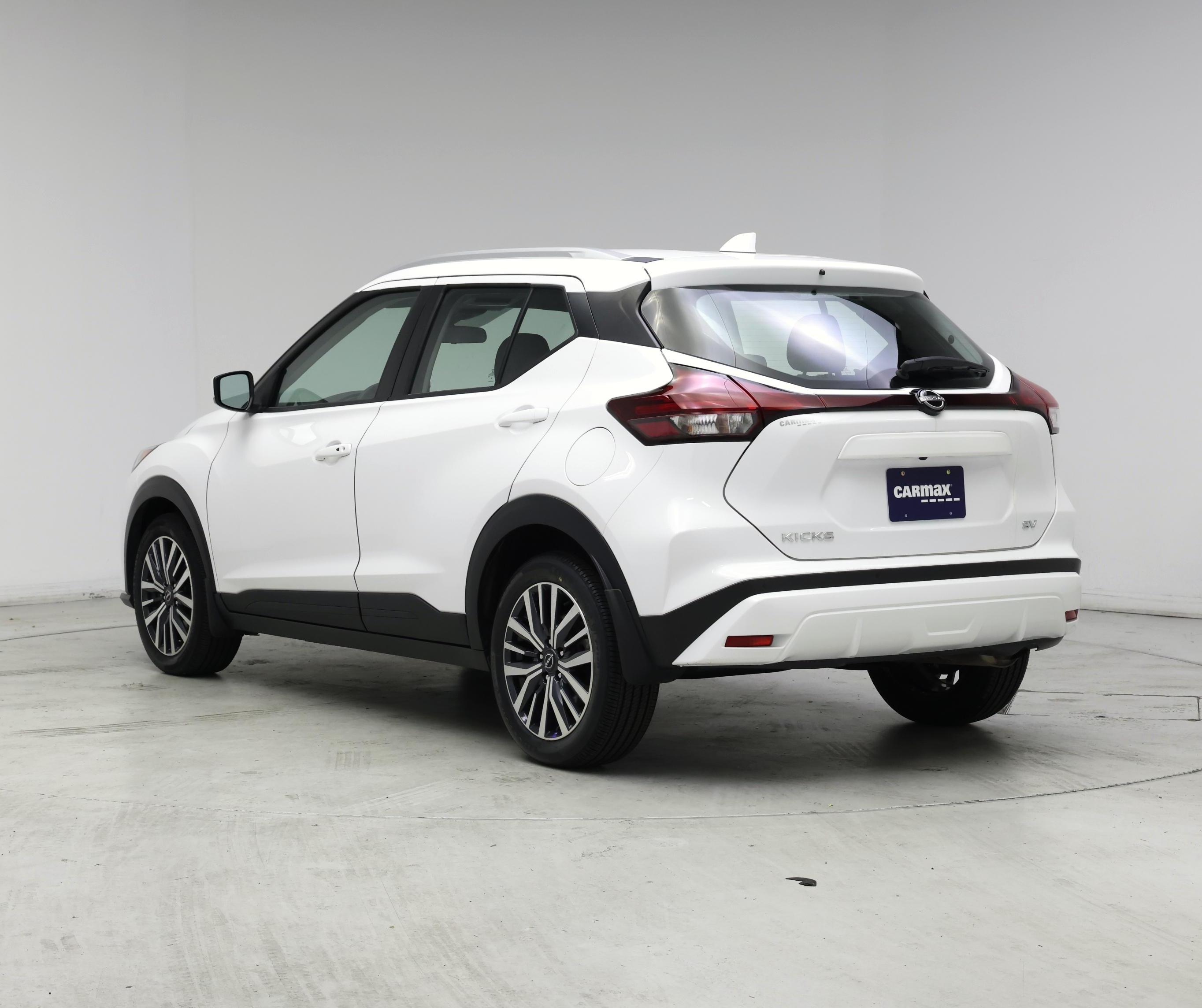 Thumbnail: 2023 Nissan Kicks - 2