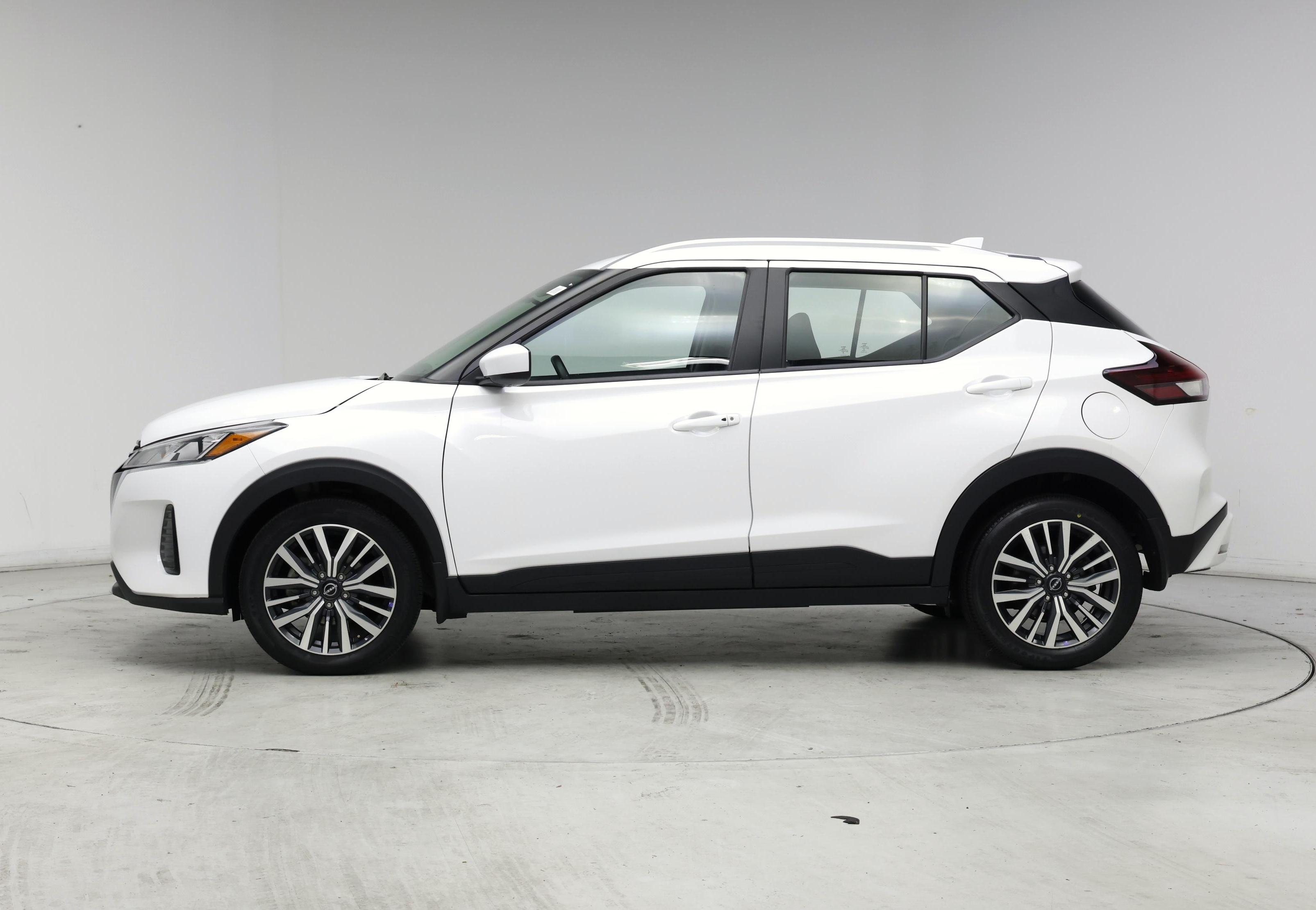 Thumbnail: 2023 Nissan Kicks - 3