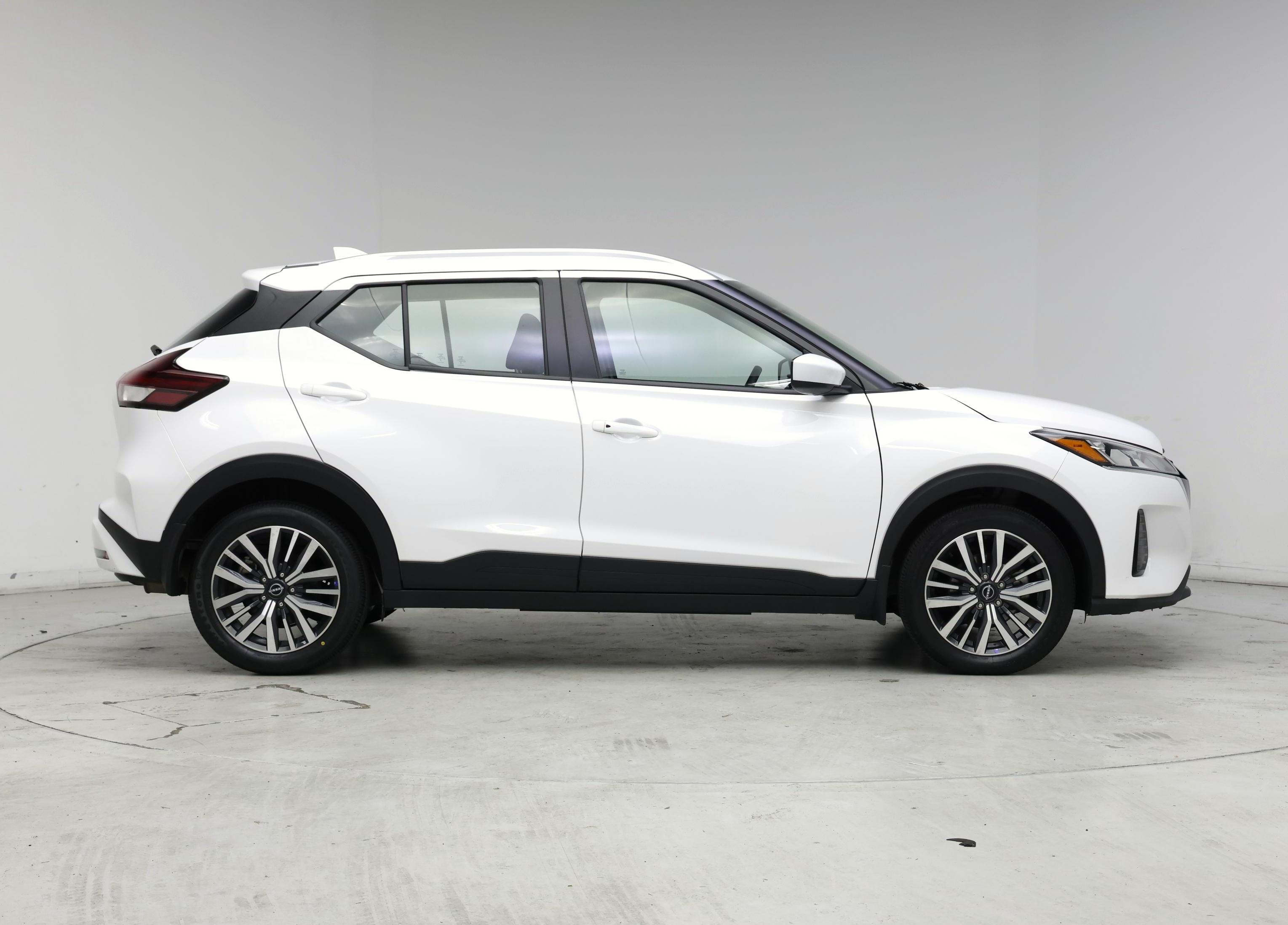 Thumbnail: 2023 Nissan Kicks - 7