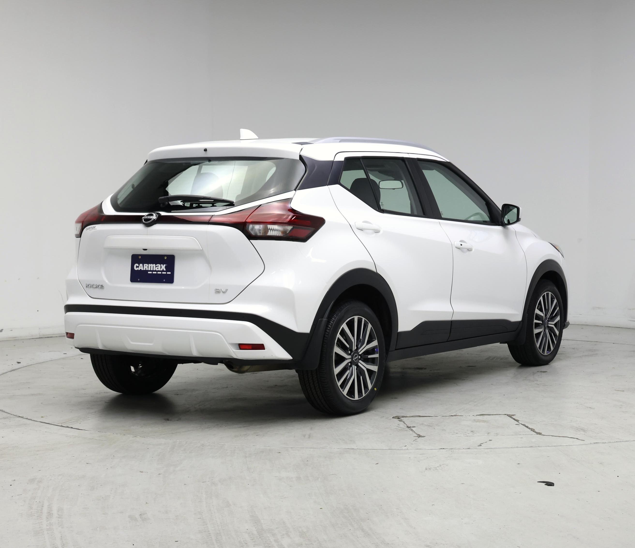 Thumbnail: 2023 Nissan Kicks - 8