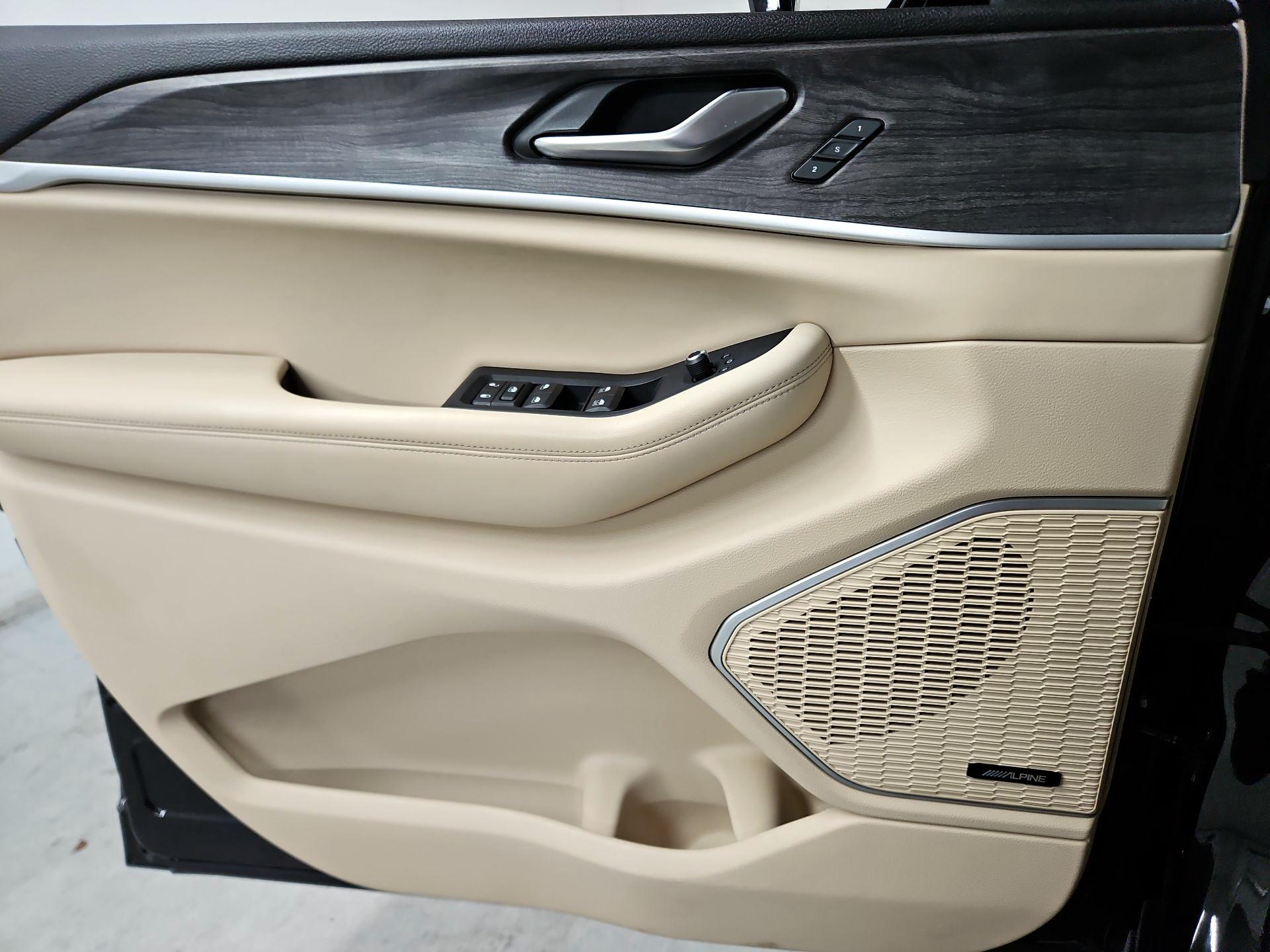 Thumbnail: 2022 Jeep Grand Cherokee L - 12