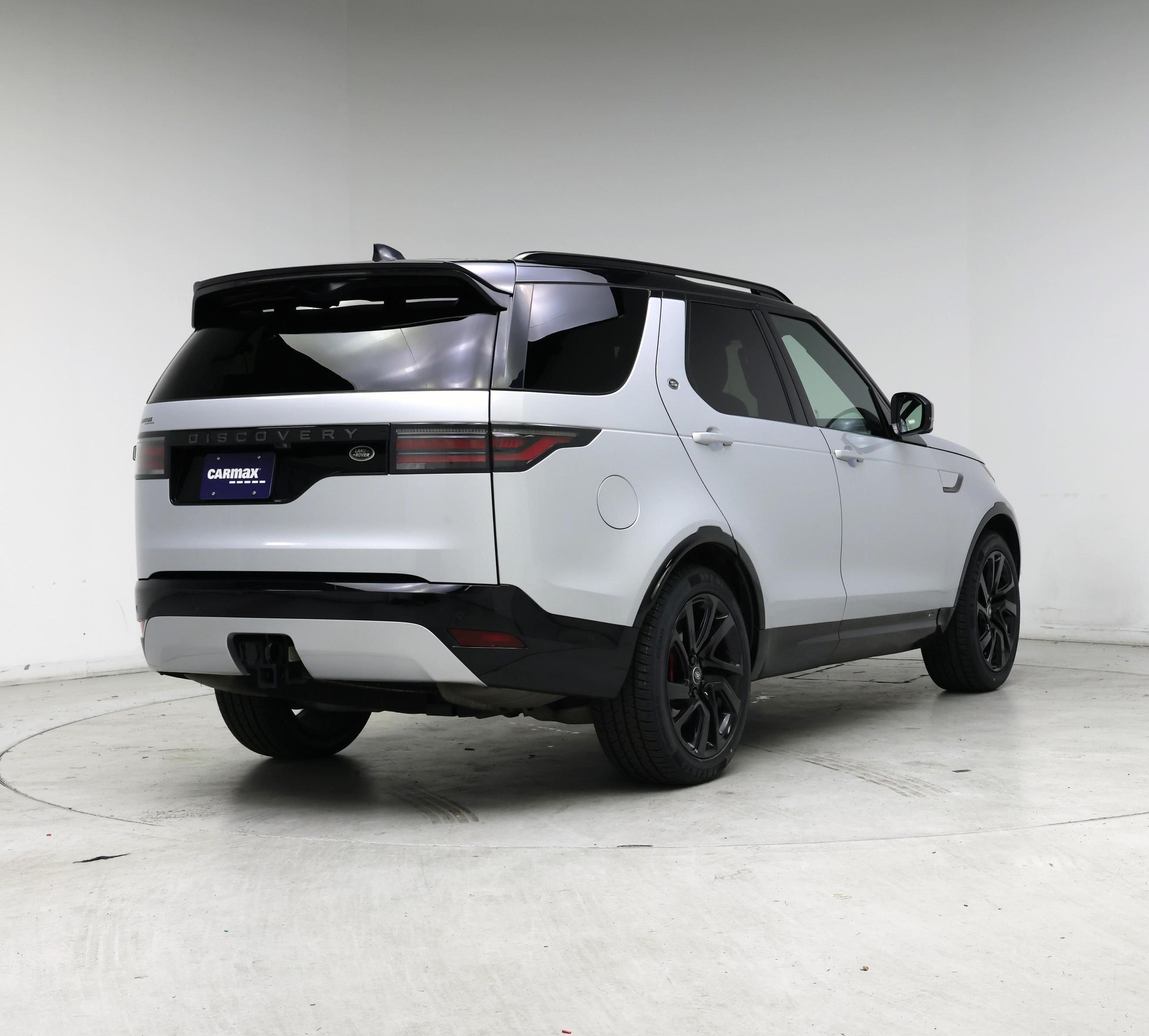 Thumbnail: 2022 Land Rover Discovery - 8