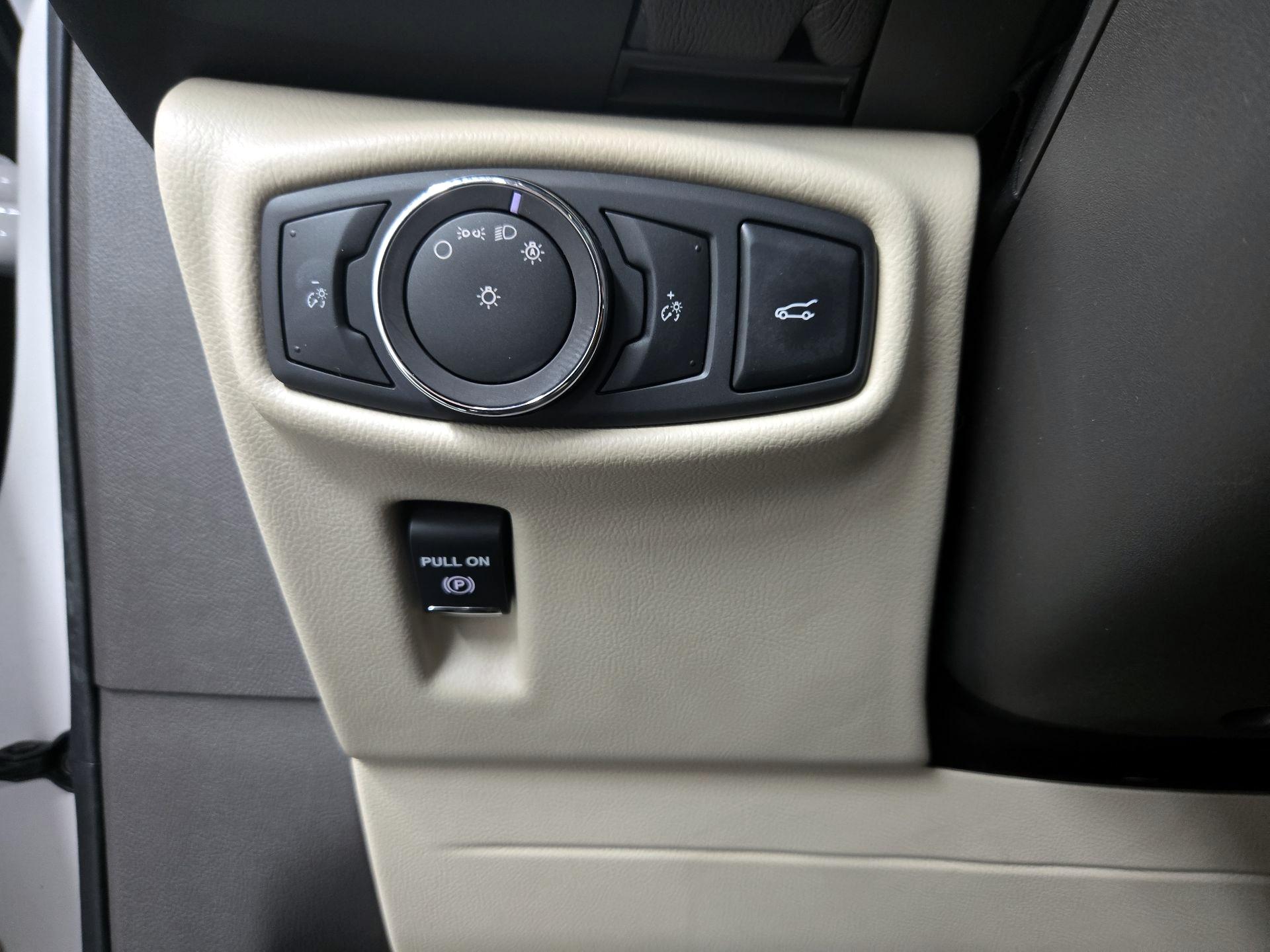Thumbnail: 2018 Lincoln MKX - 13