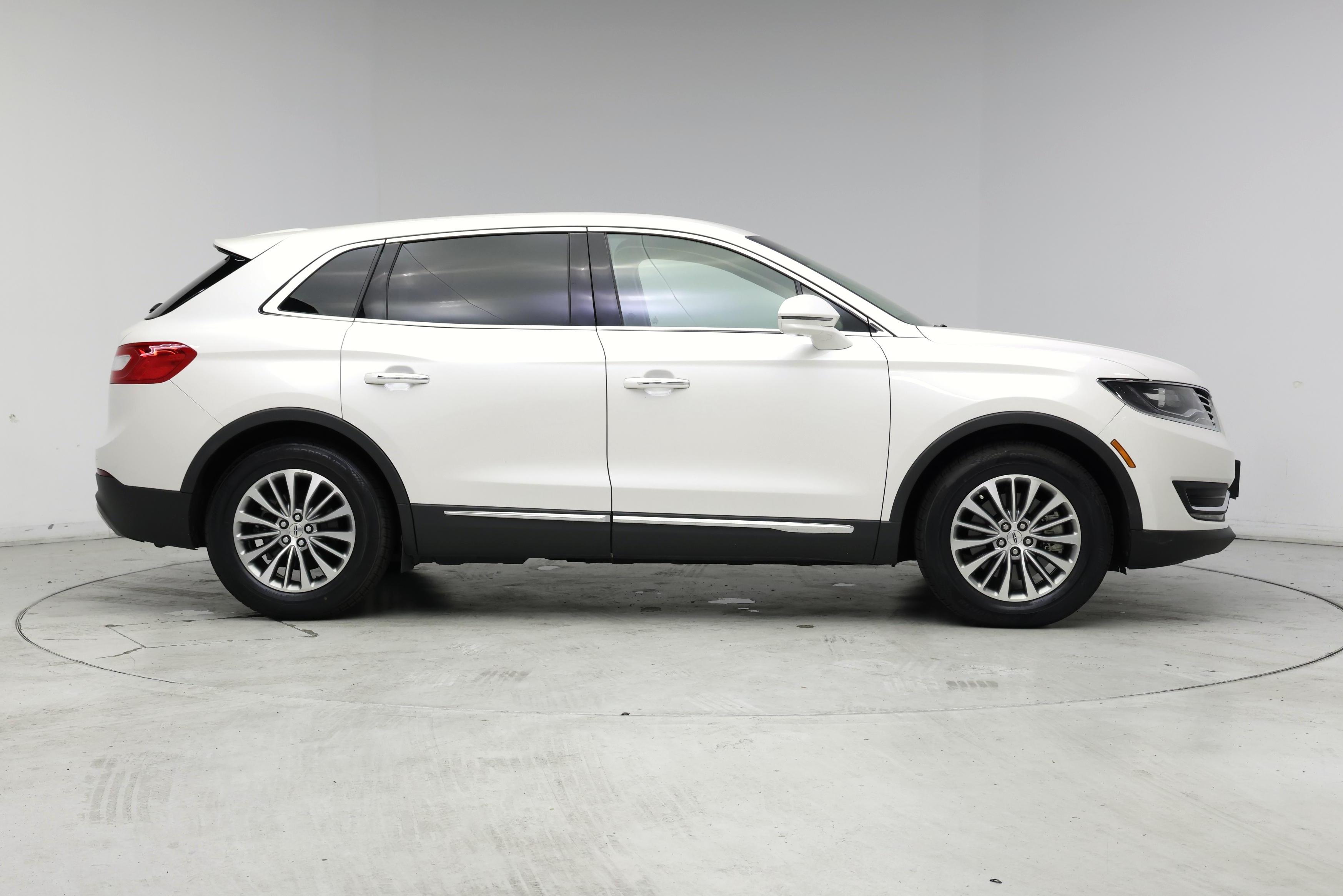 Thumbnail: 2018 Lincoln MKX - 7