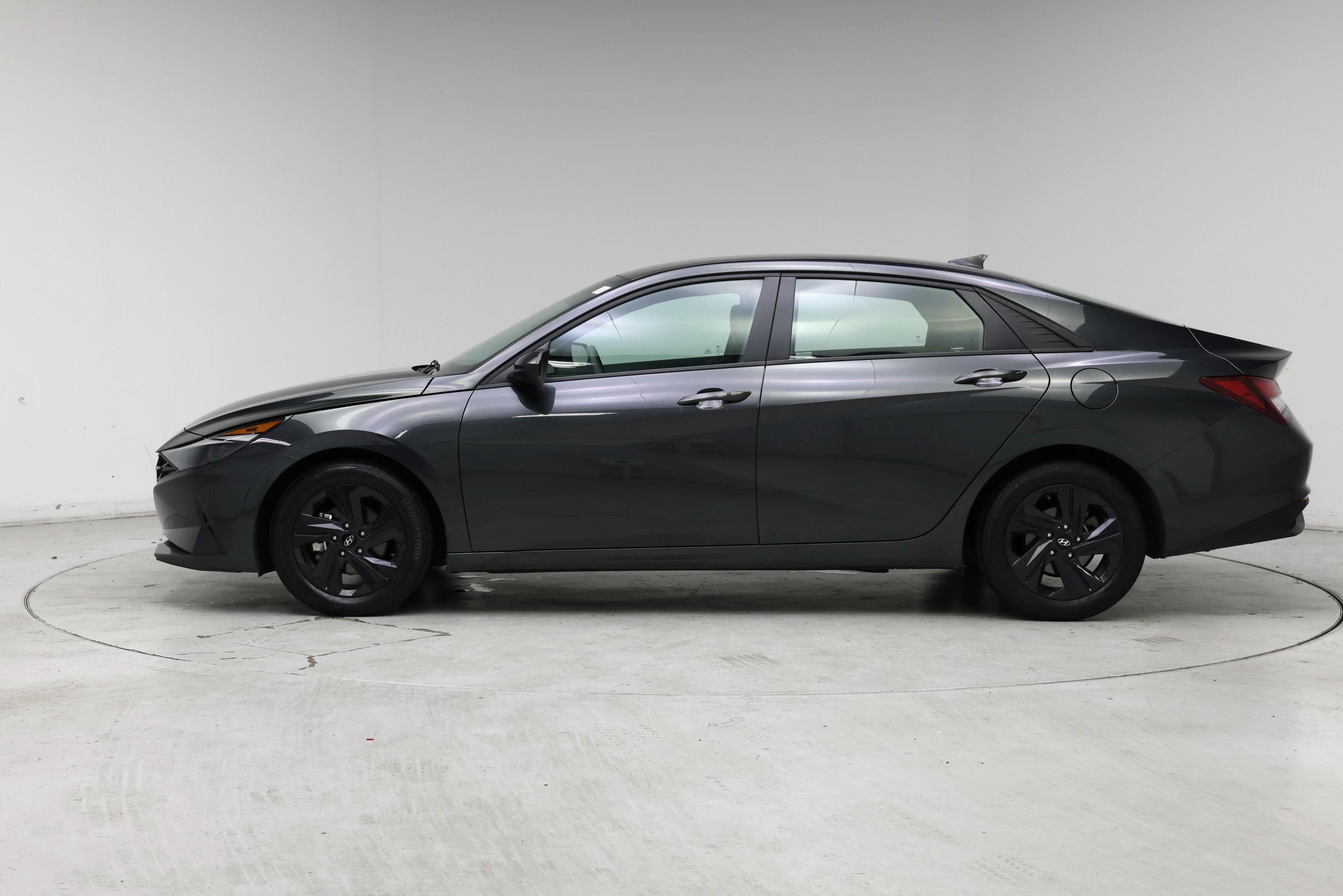 Thumbnail: 2023 Hyundai Elantra - 3