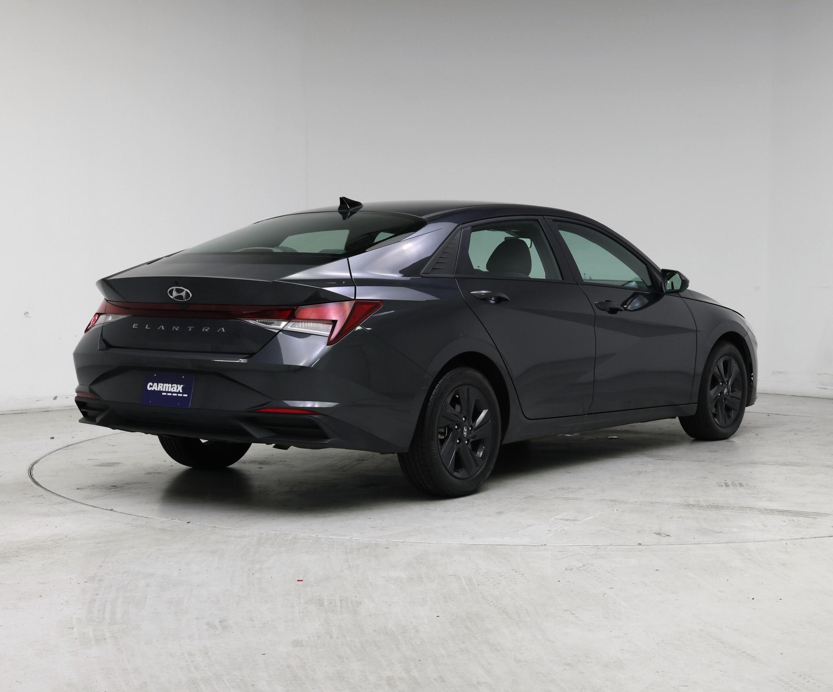 Thumbnail: 2023 Hyundai Elantra - 8