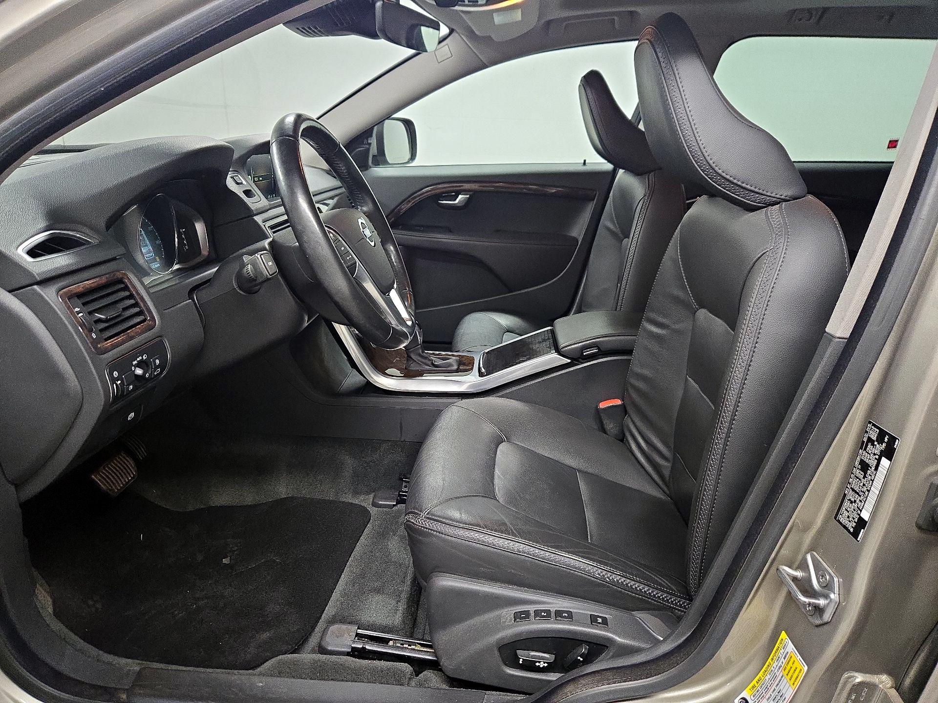 Thumbnail: 2015 Volvo XC70 - 11