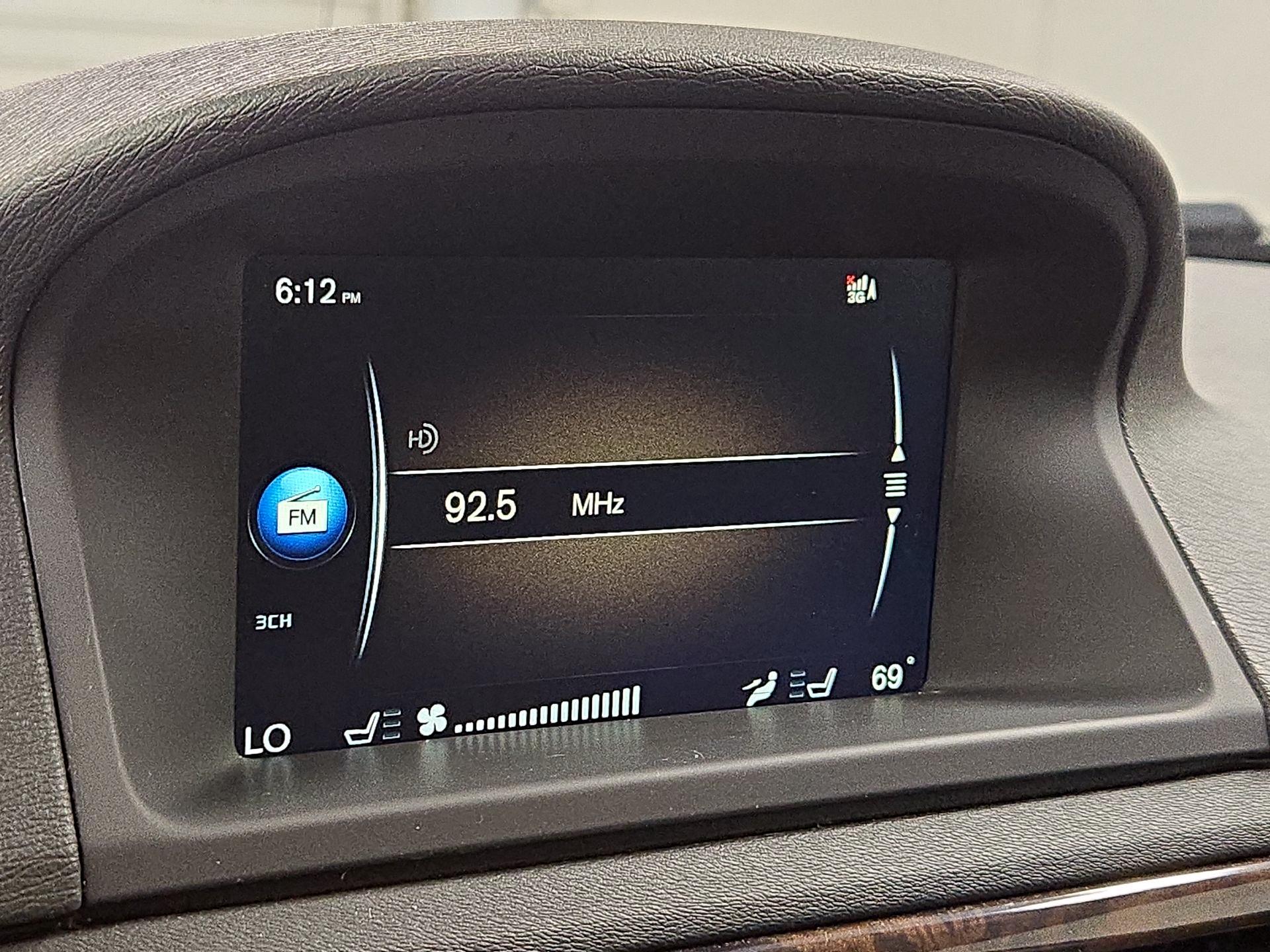 Thumbnail: 2015 Volvo XC70 - 15