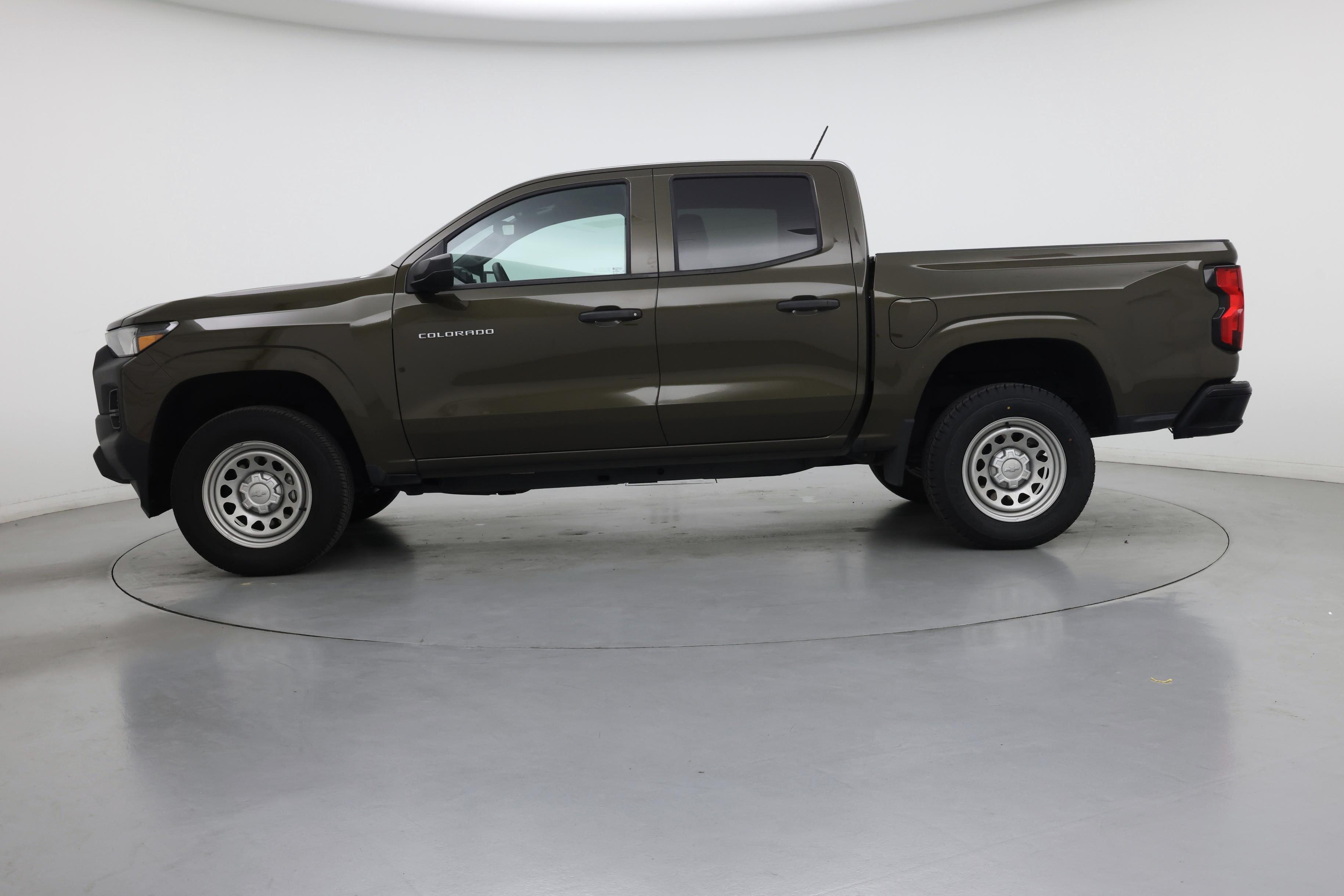 Thumbnail: 2023 Chevrolet Colorado - 3