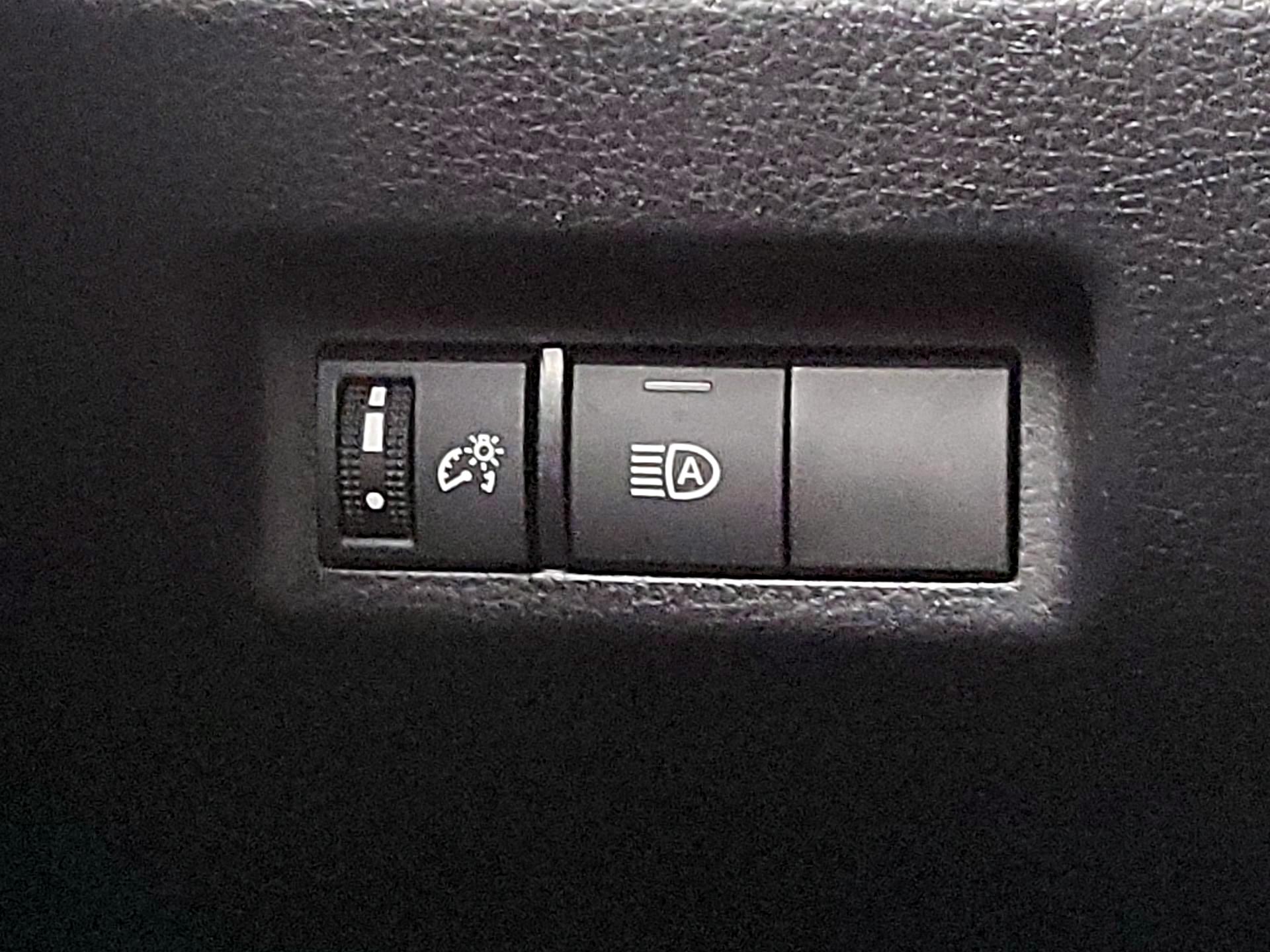 Thumbnail: 2022 Toyota RAV4 - 13